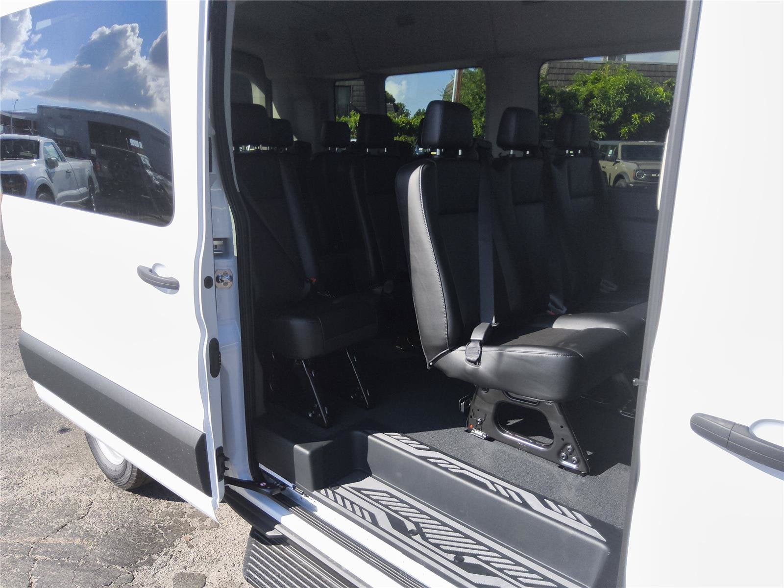 2026 Ford Transit Passenger Wagon XL