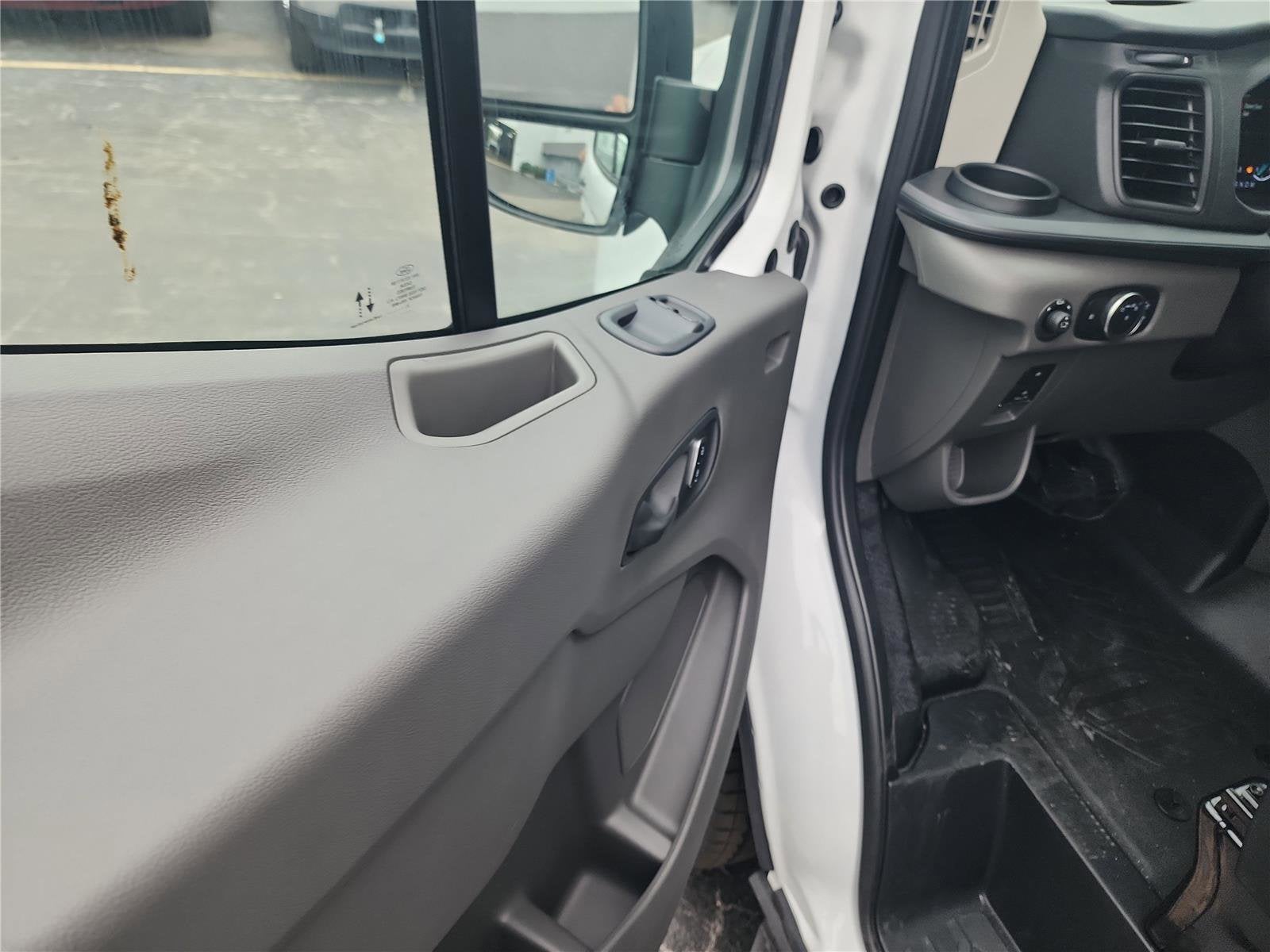 2025 Ford Transit Passenger Wagon XL