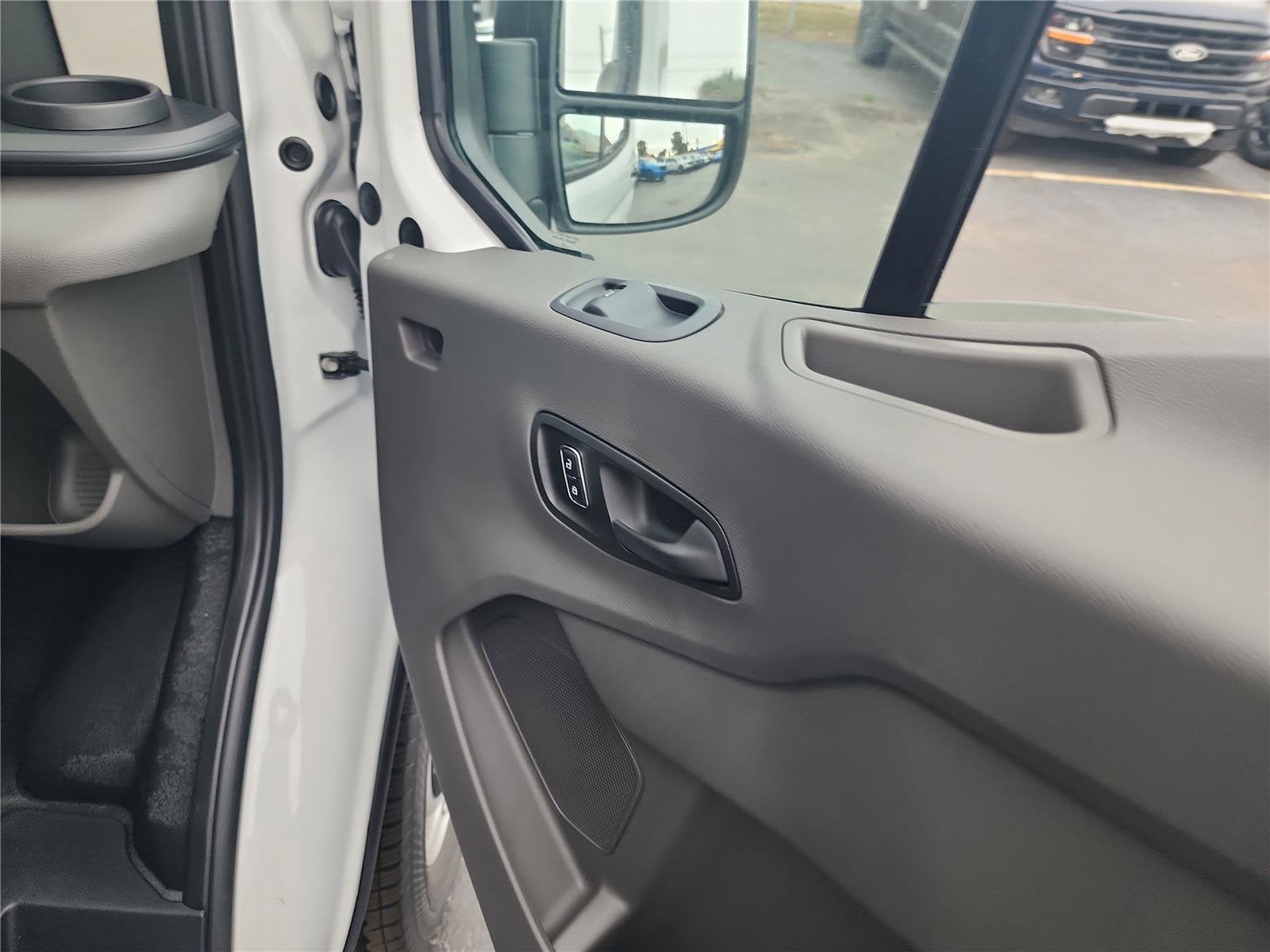 2025 Ford Transit Passenger Wagon XL