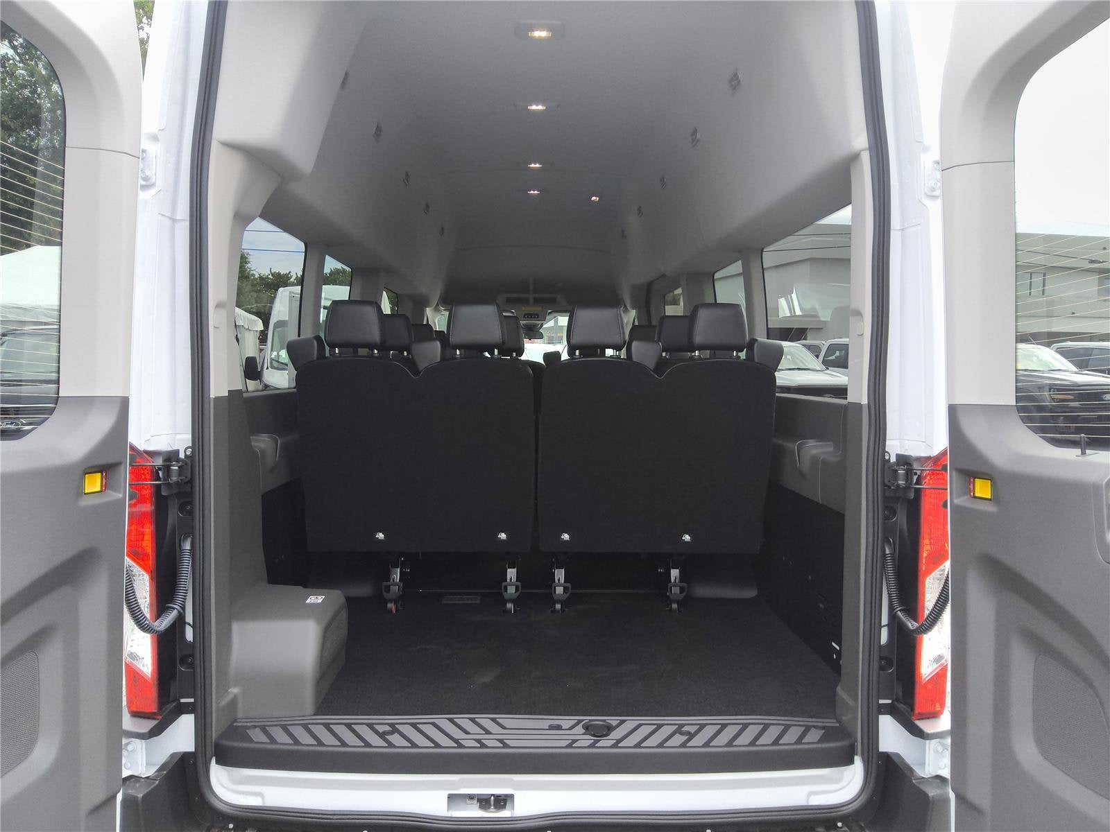 2026 Ford Transit Passenger Wagon XL