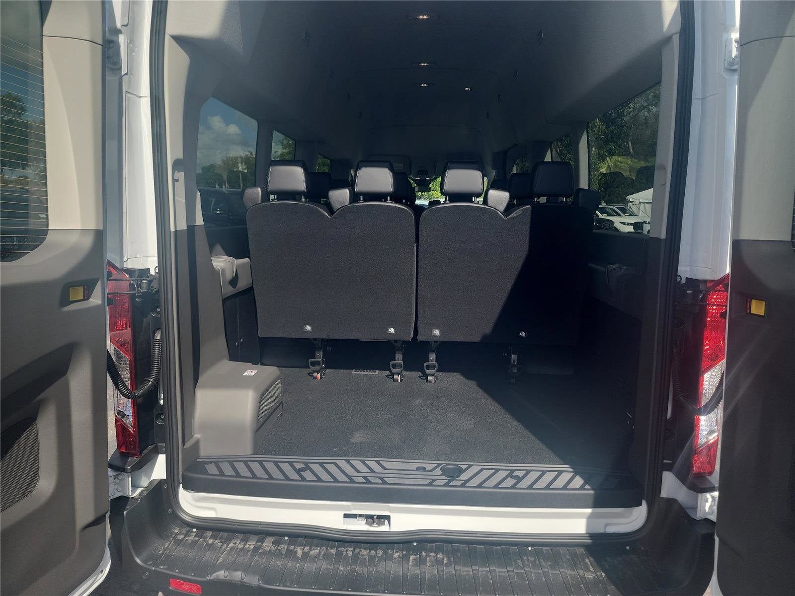 2026 Ford Transit Passenger Wagon XL