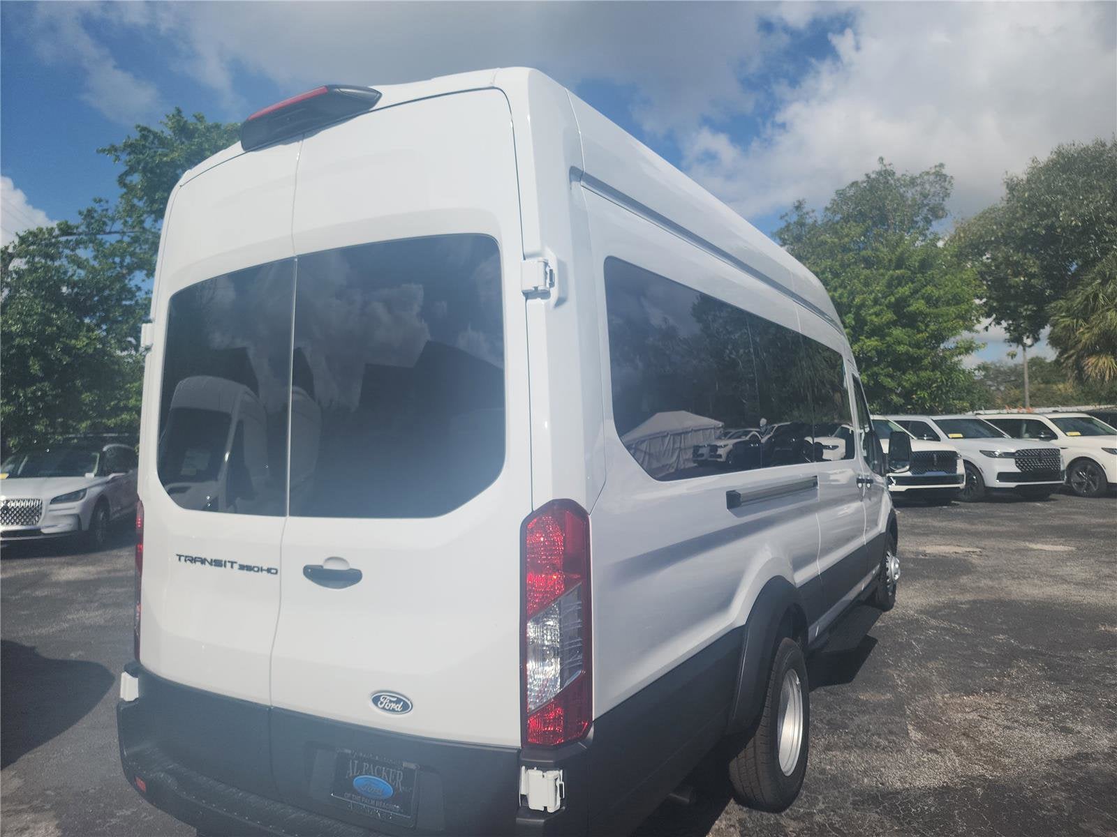 2026 Ford Transit Passenger Wagon XL