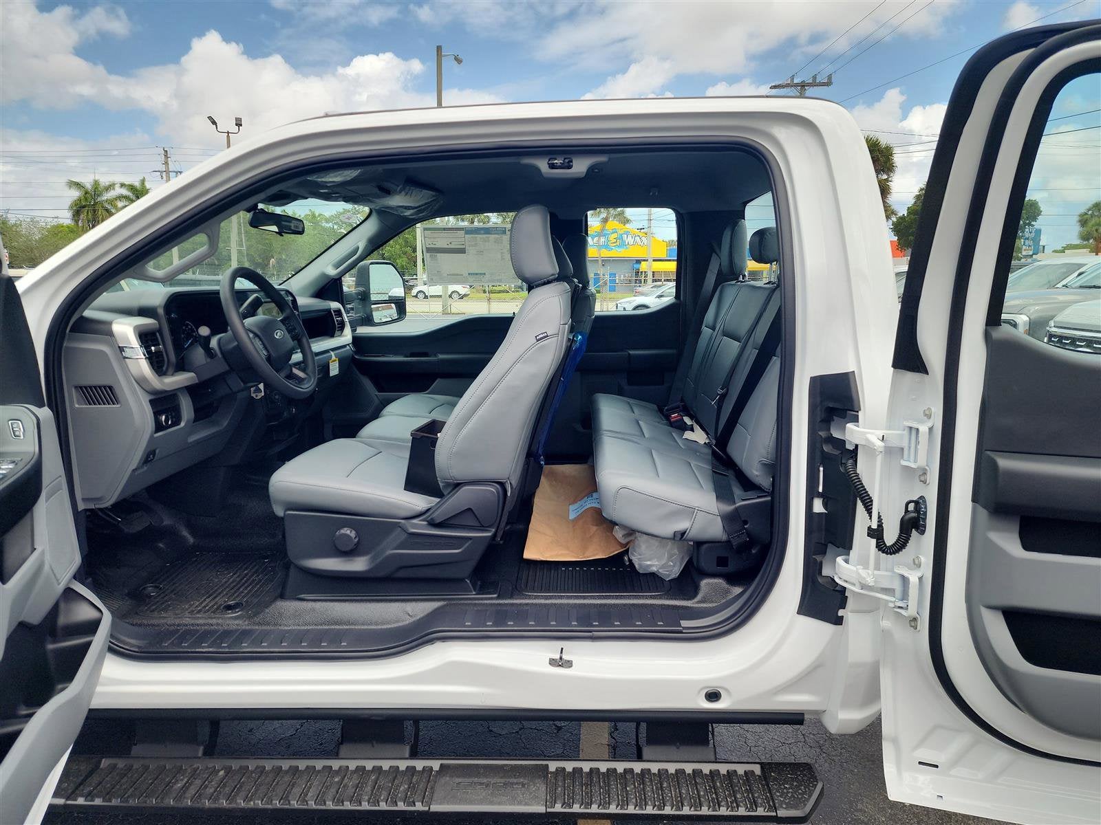 2025 Ford Super Duty F-350 DRW XL