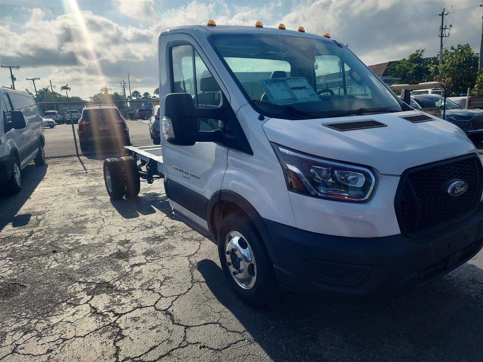 2023 Ford Transit Chassis T-350 RWD DRW 156" WB 11000 GVWR