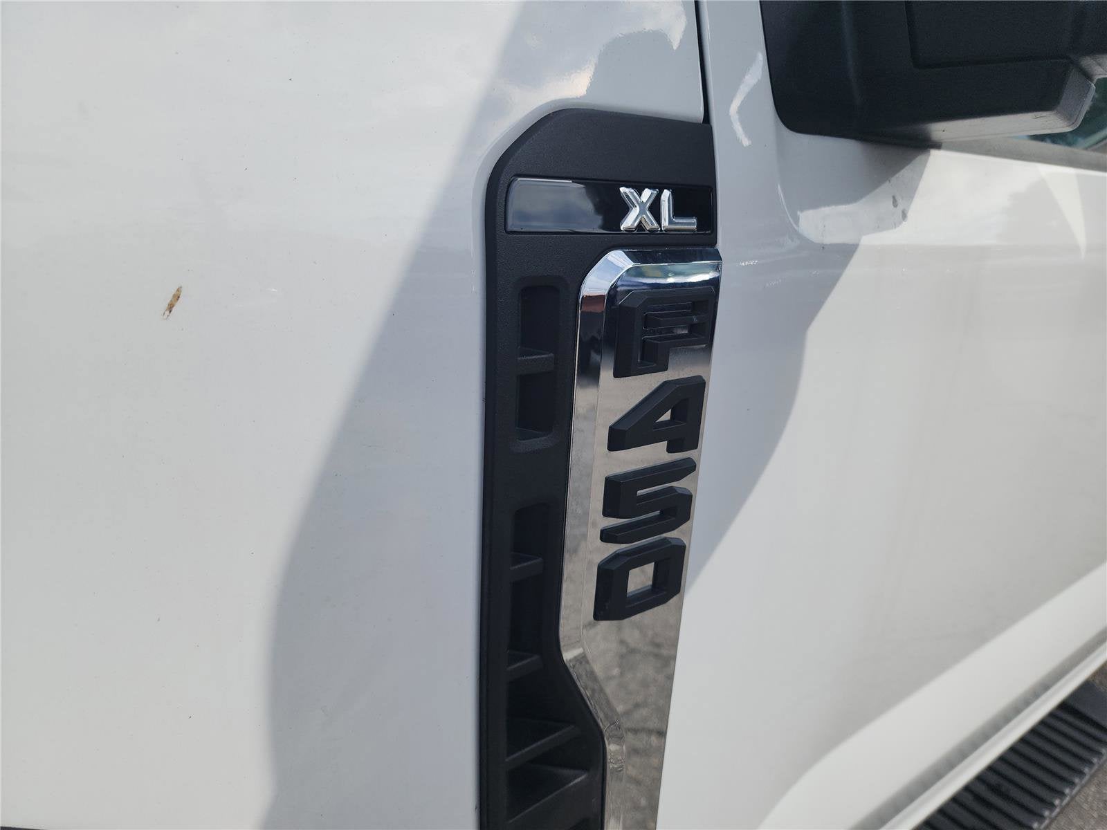 2024 Ford Super Duty F-450 DRW XL