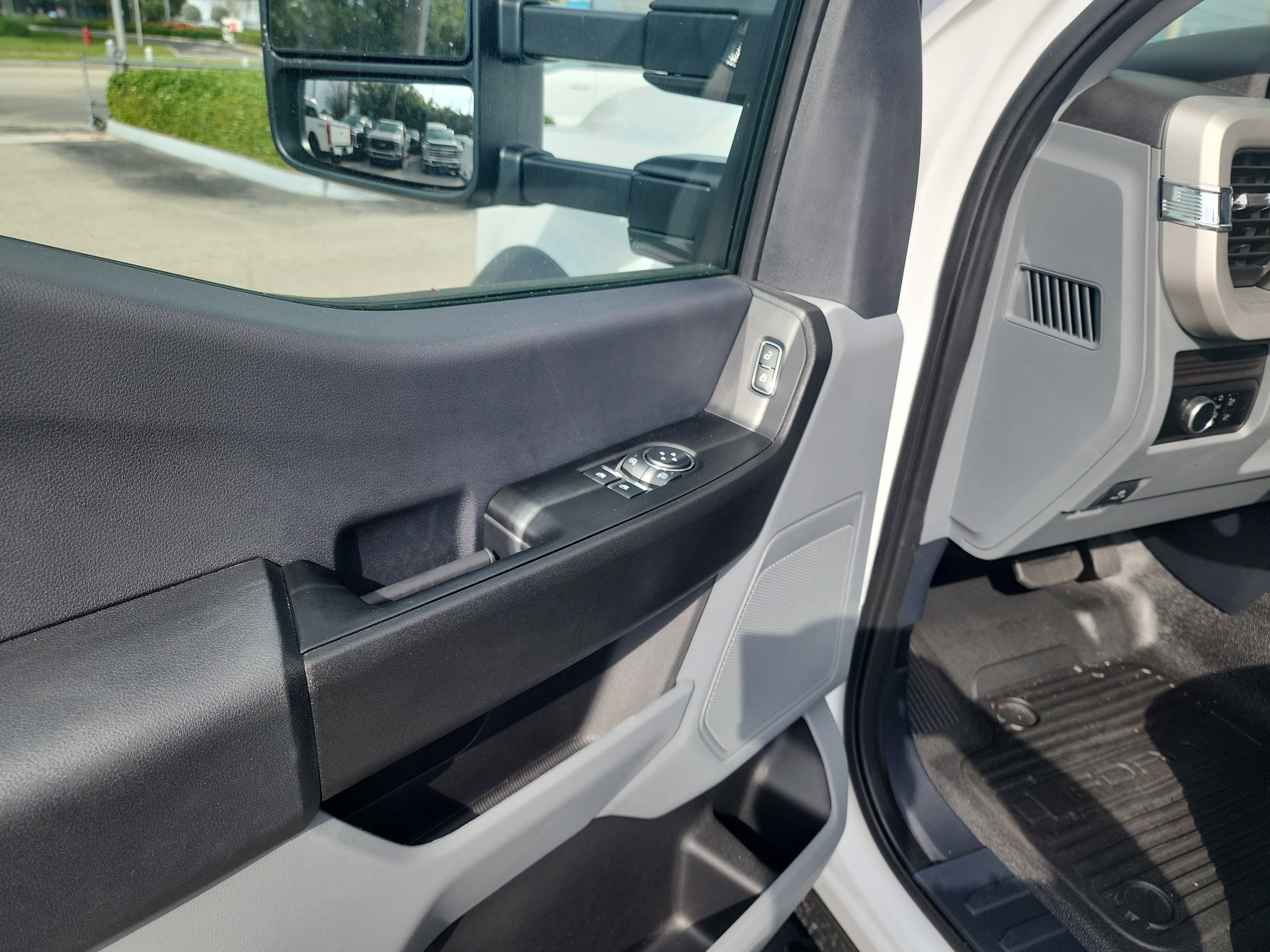 2024 Ford Super Duty F-450 DRW XL