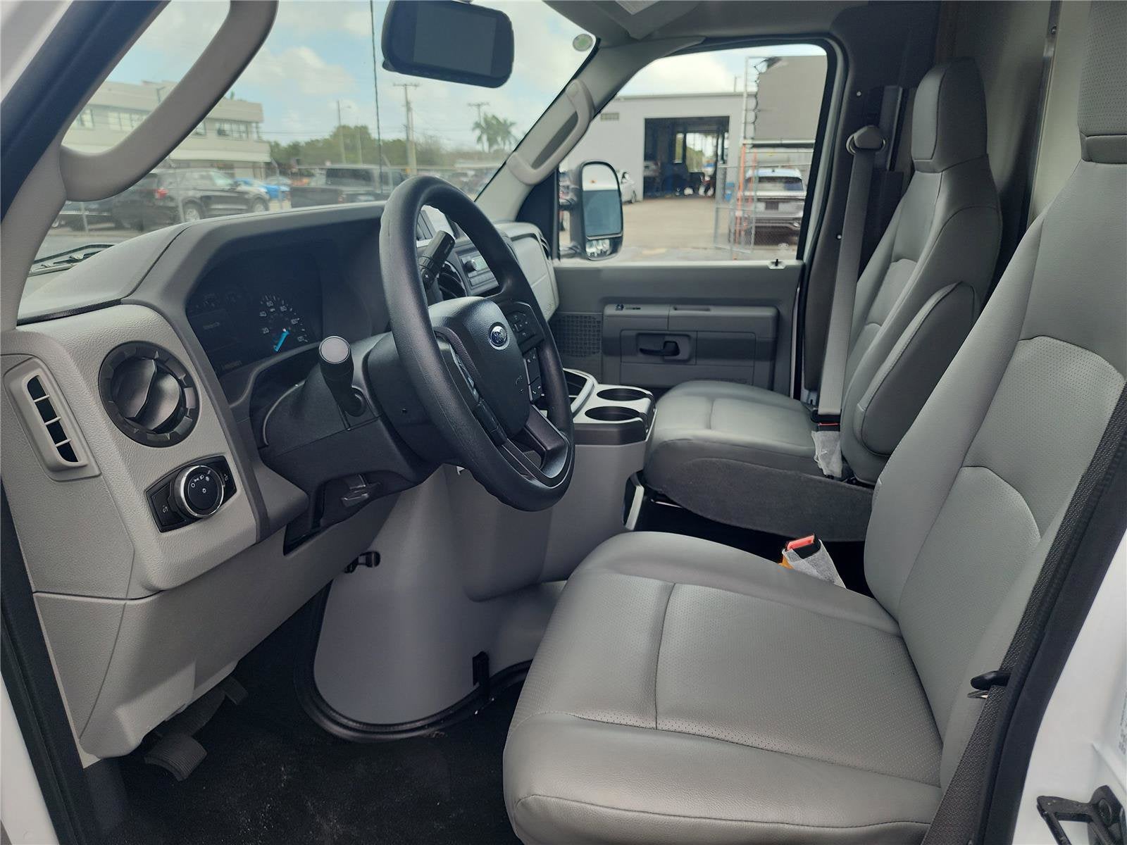 2026 Ford E-Series Cutaway Base