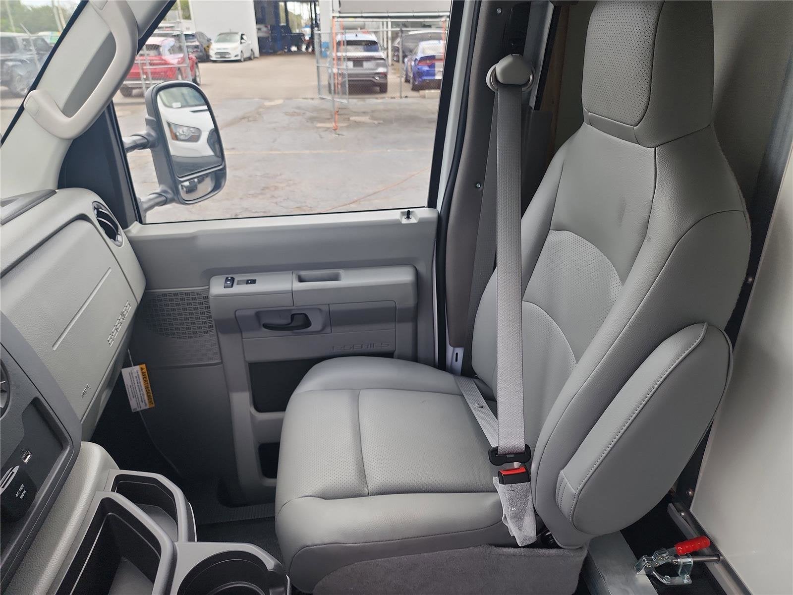 2026 Ford E-Series Cutaway Base