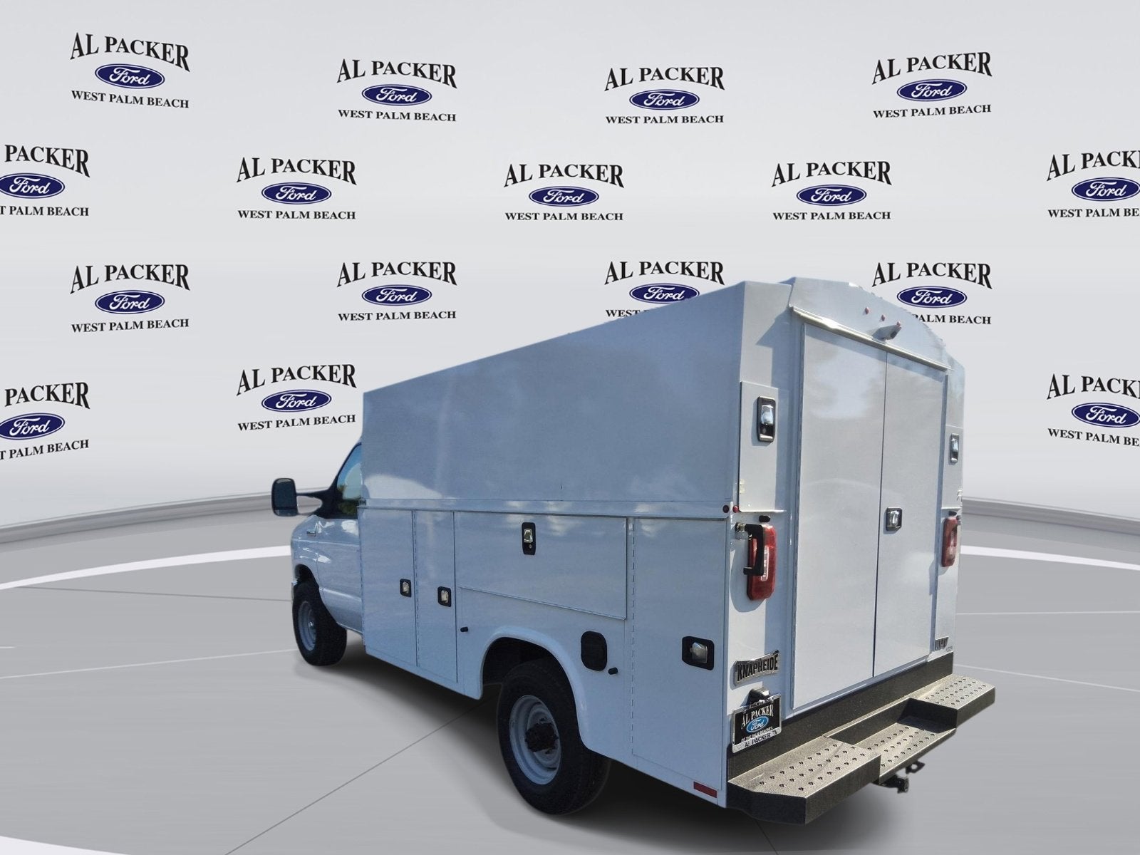 2026 Ford E-Series Cutaway Base