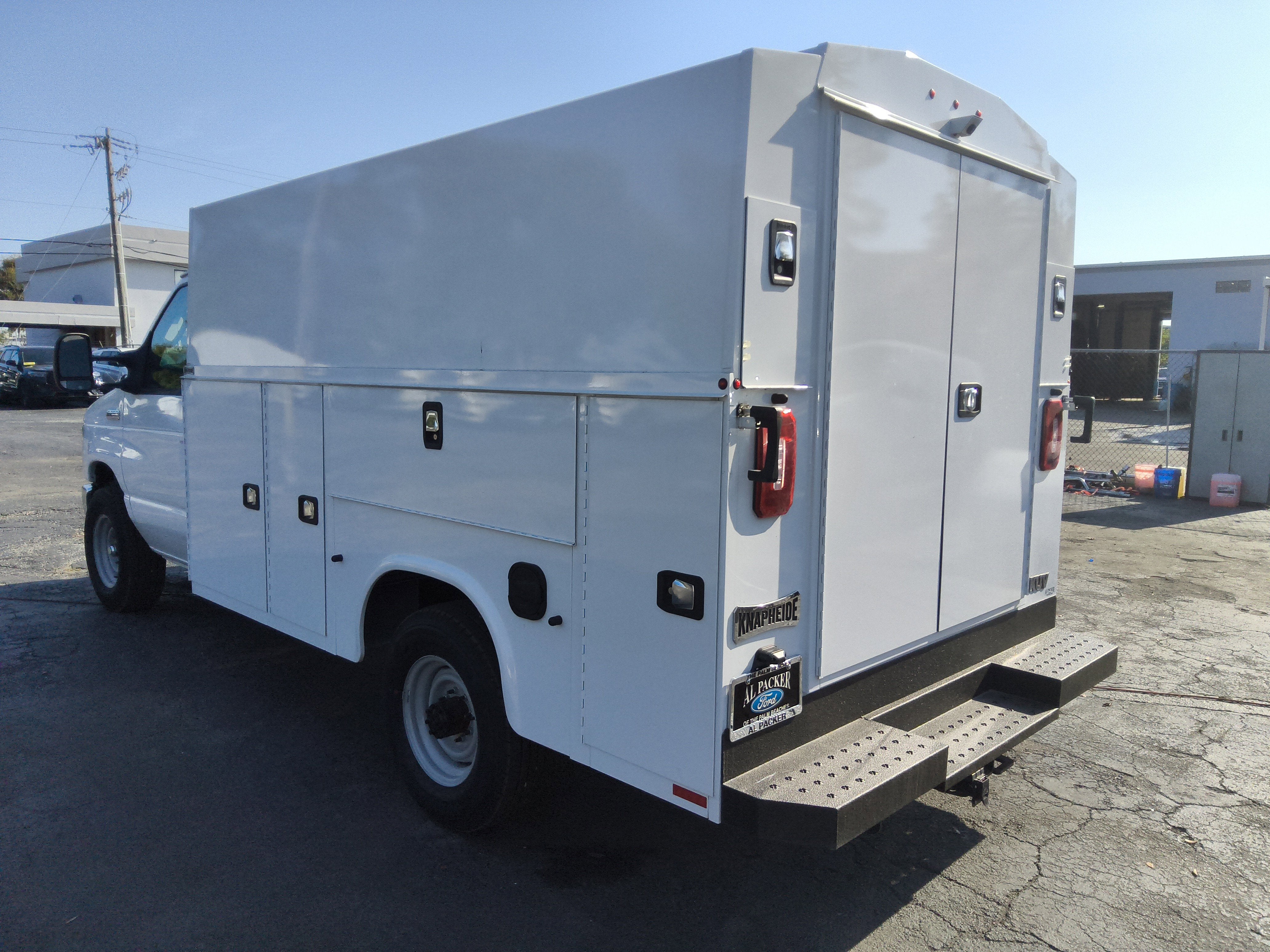 2026 Ford E-Series Cutaway Base