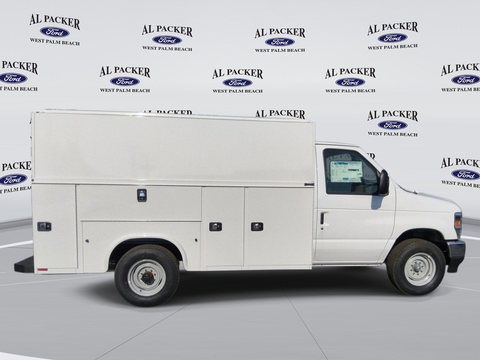 2026 Ford E-Series Cutaway Base