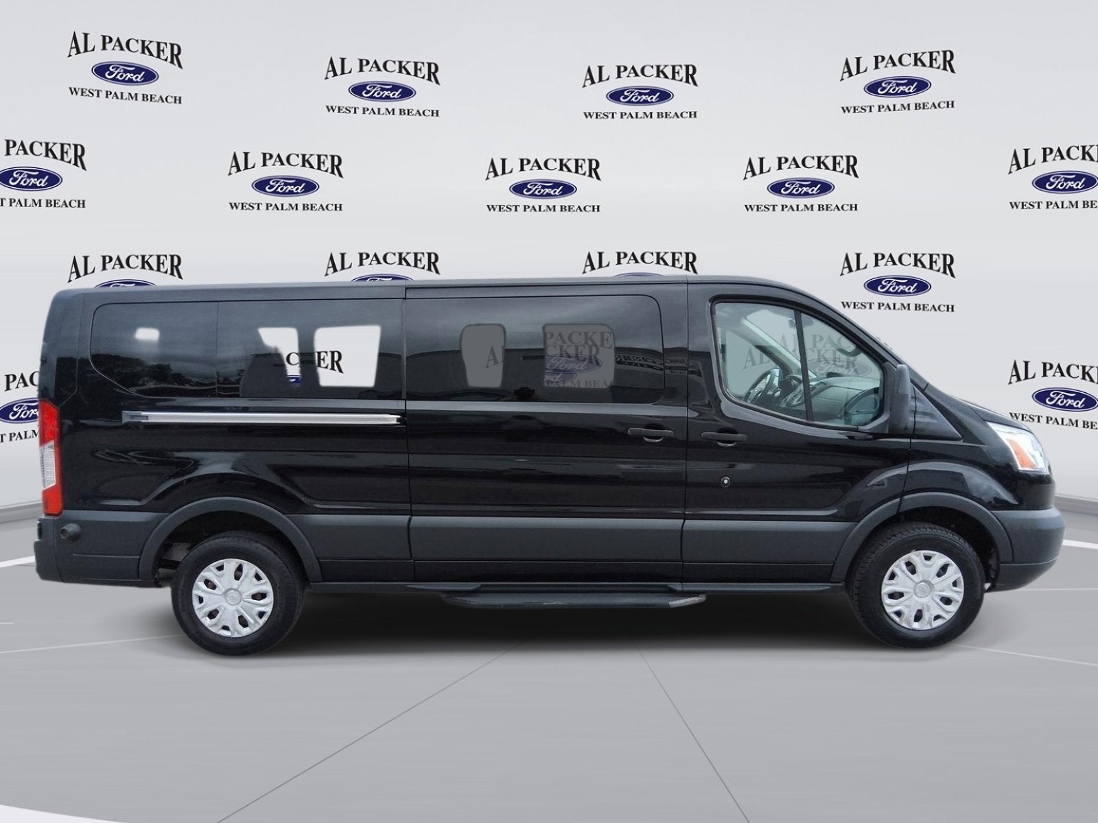 2018 Ford Transit Passenger Wagon XLT