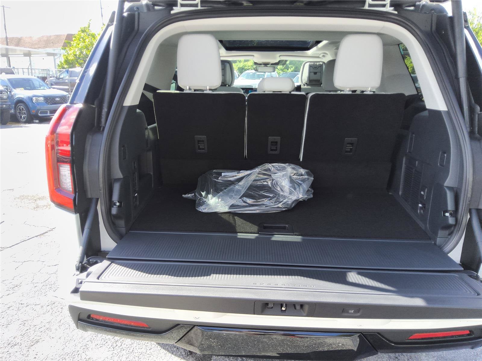 2027 Ford Expedition Platinum