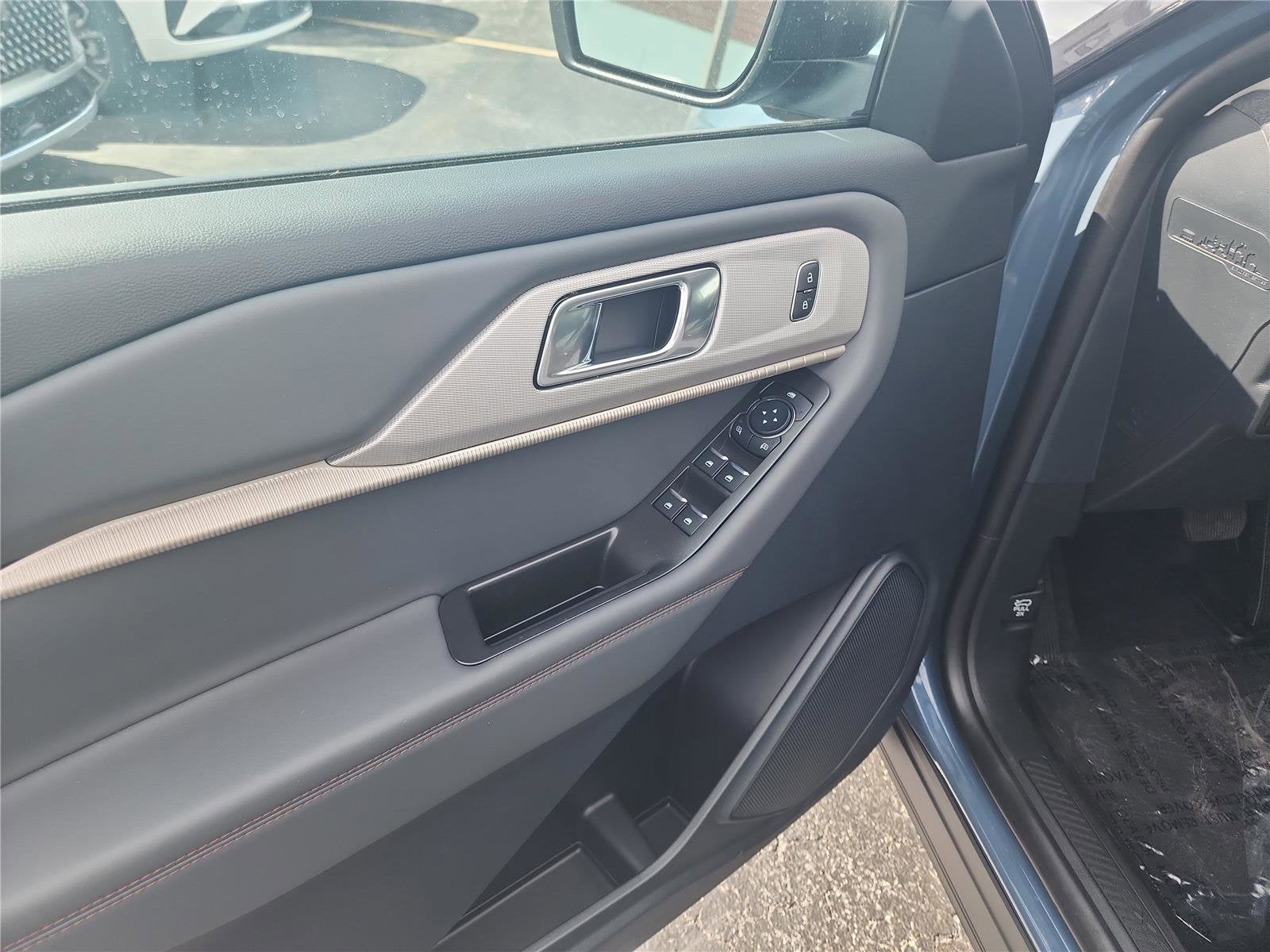 2026 Ford Explorer Active with 200A Pkg