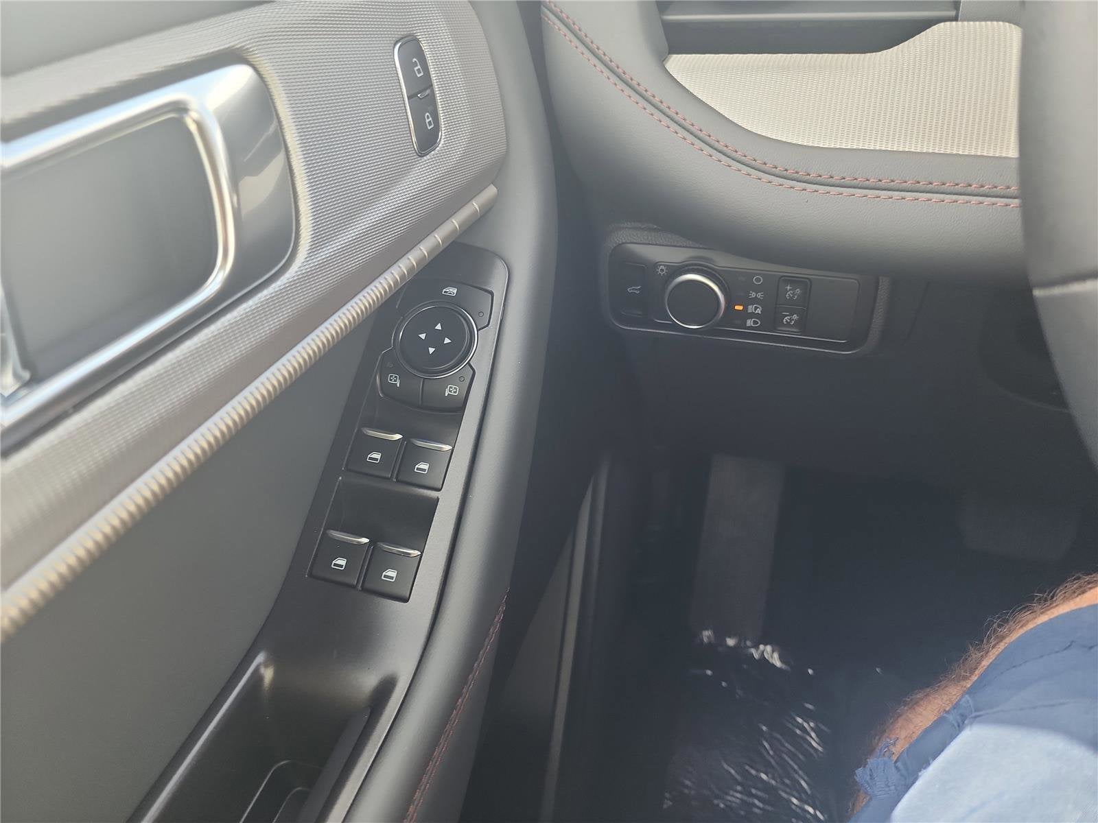 2026 Ford Explorer Active with 200A Pkg