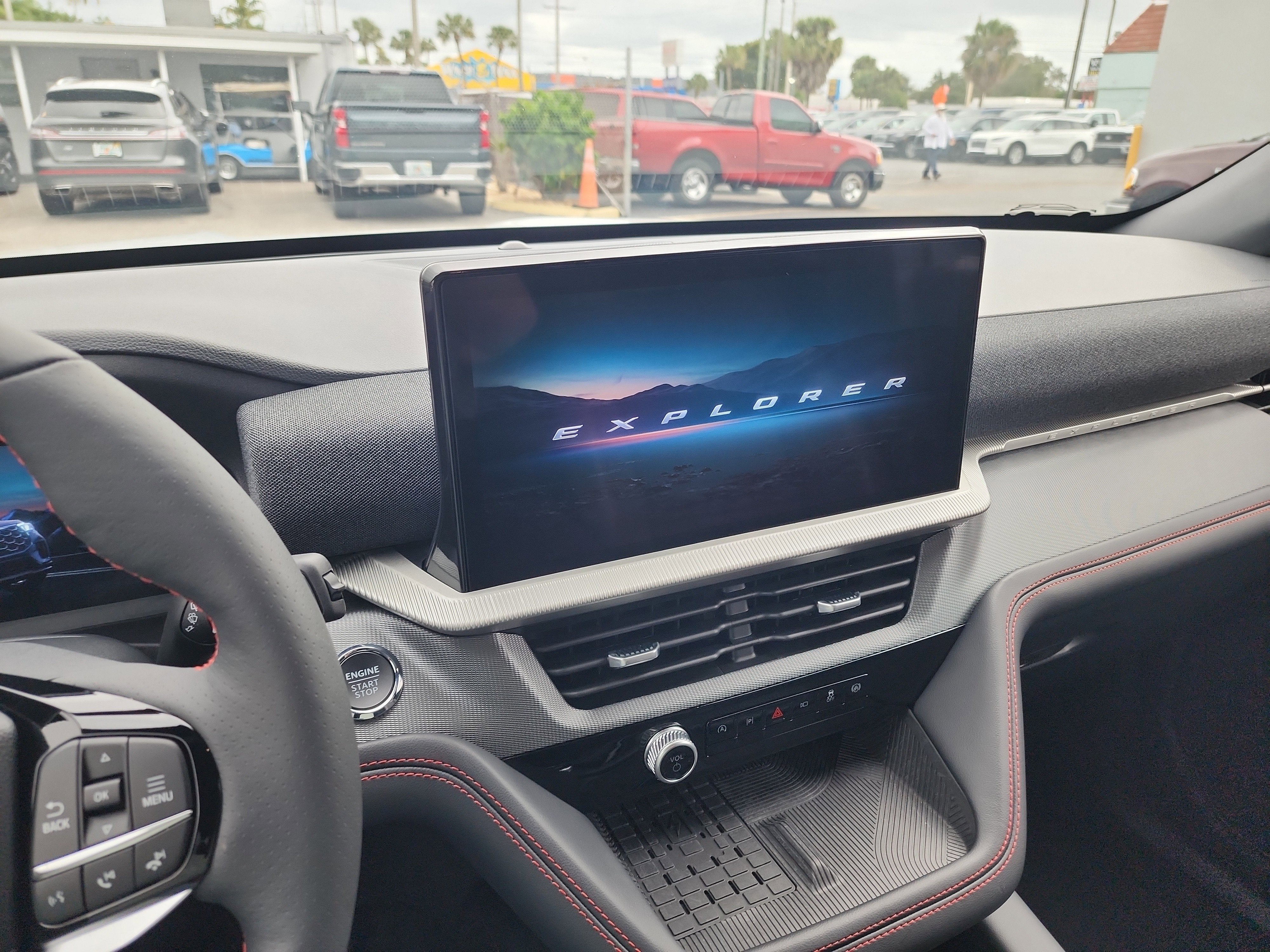 2025 Ford Explorer ST-Line