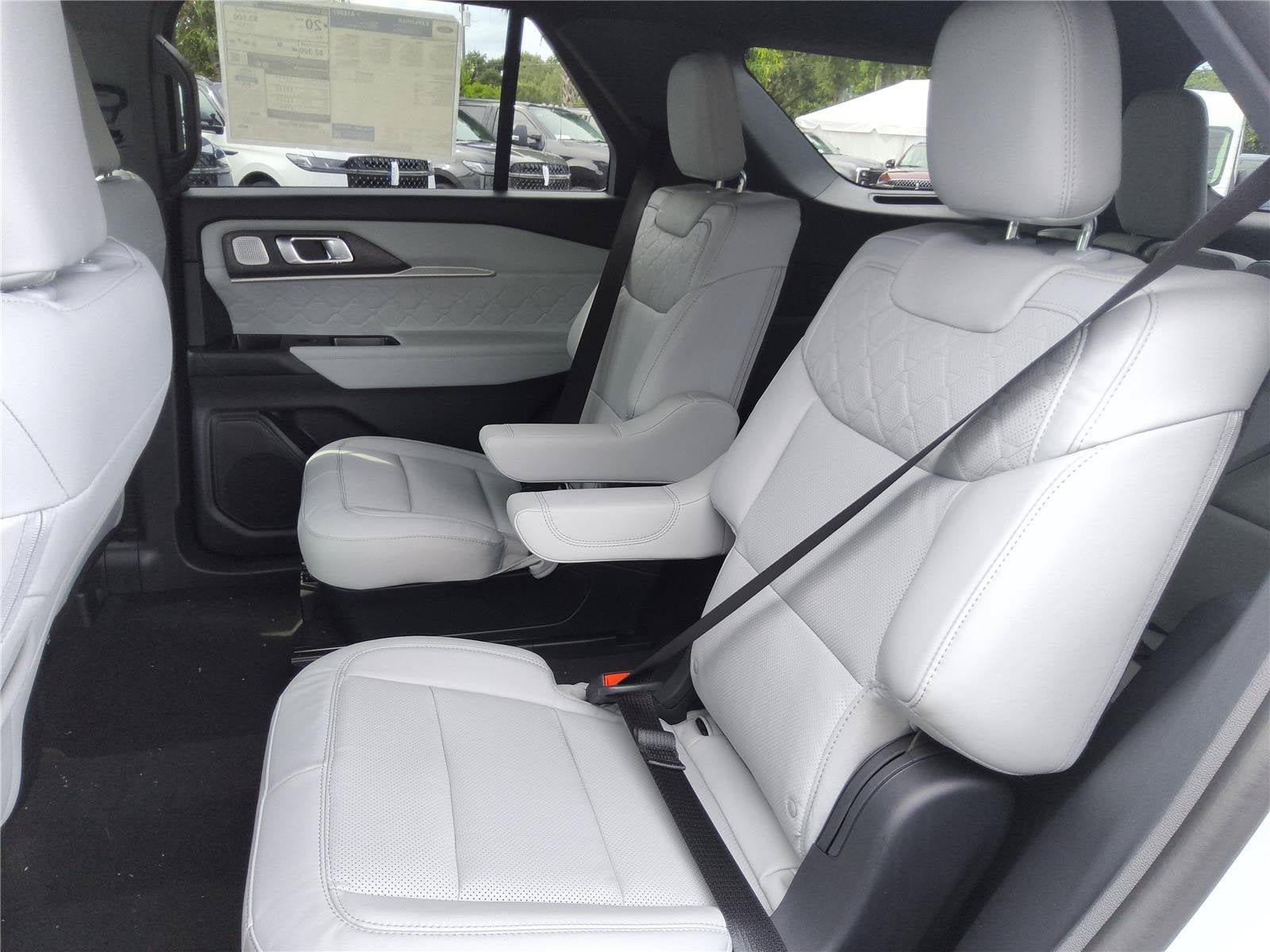 2027 Ford Explorer Platinum