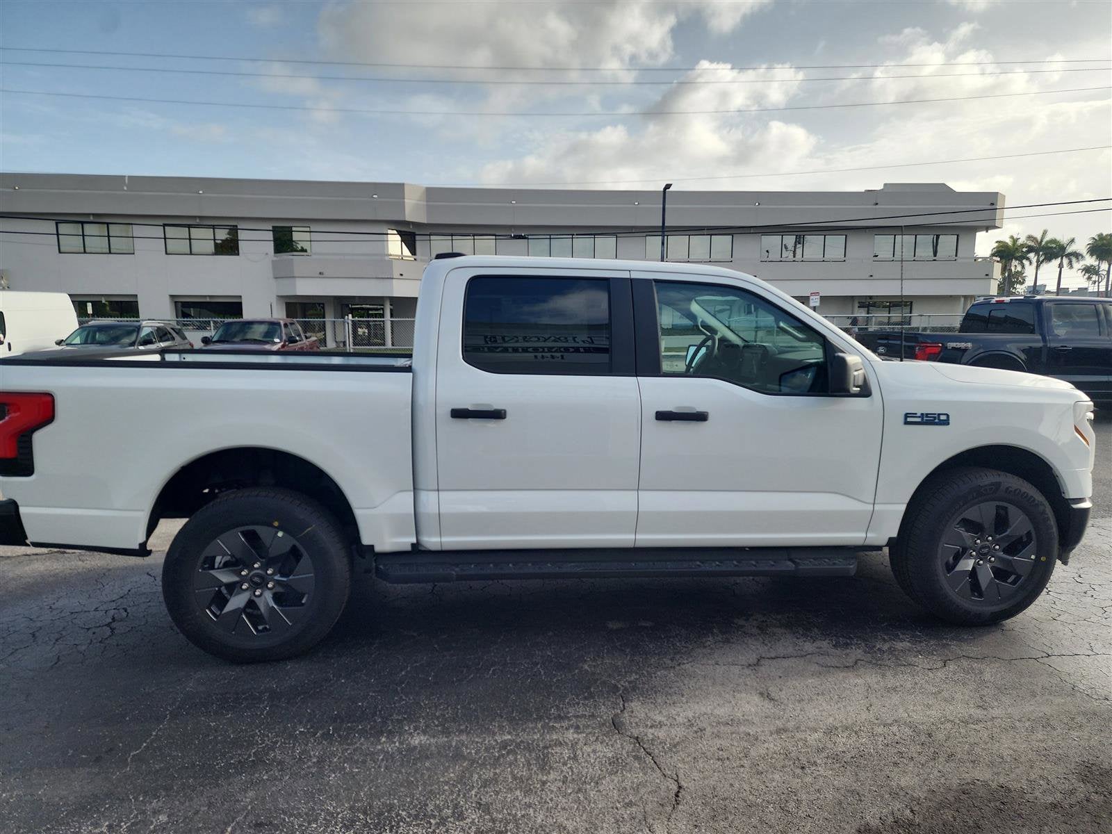 2025 Ford F-150 Lightning Pro