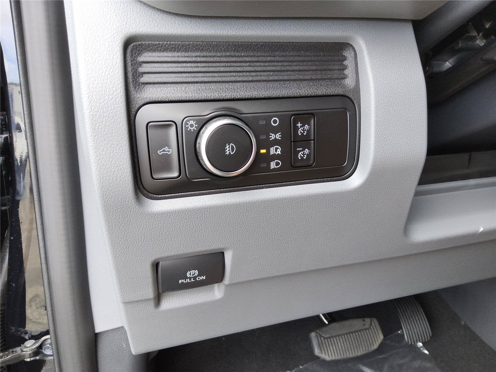 2027 Ford Super Duty F-250 SRW Base