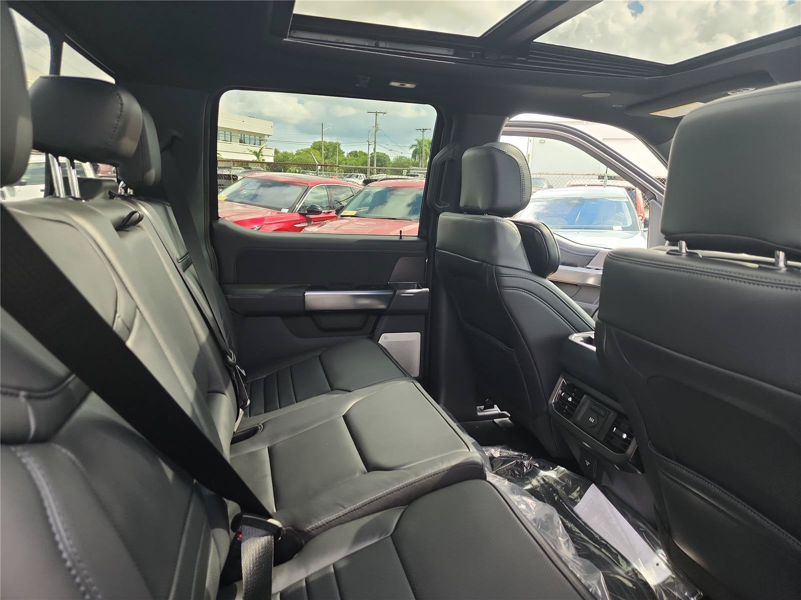 2027 Ford Super Duty F-250 SRW Platinum
