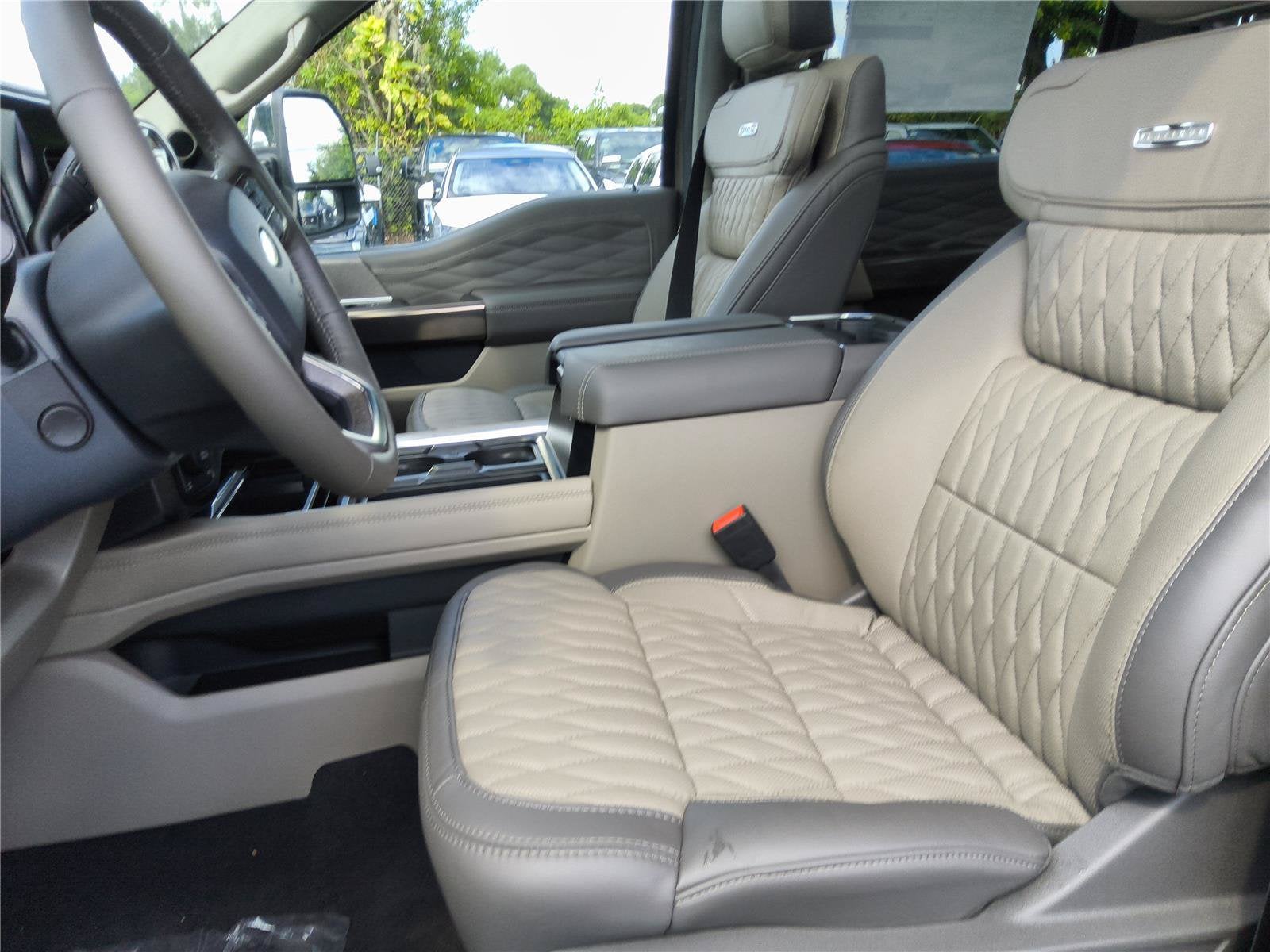 2027 Ford Super Duty F-250 SRW Platinum