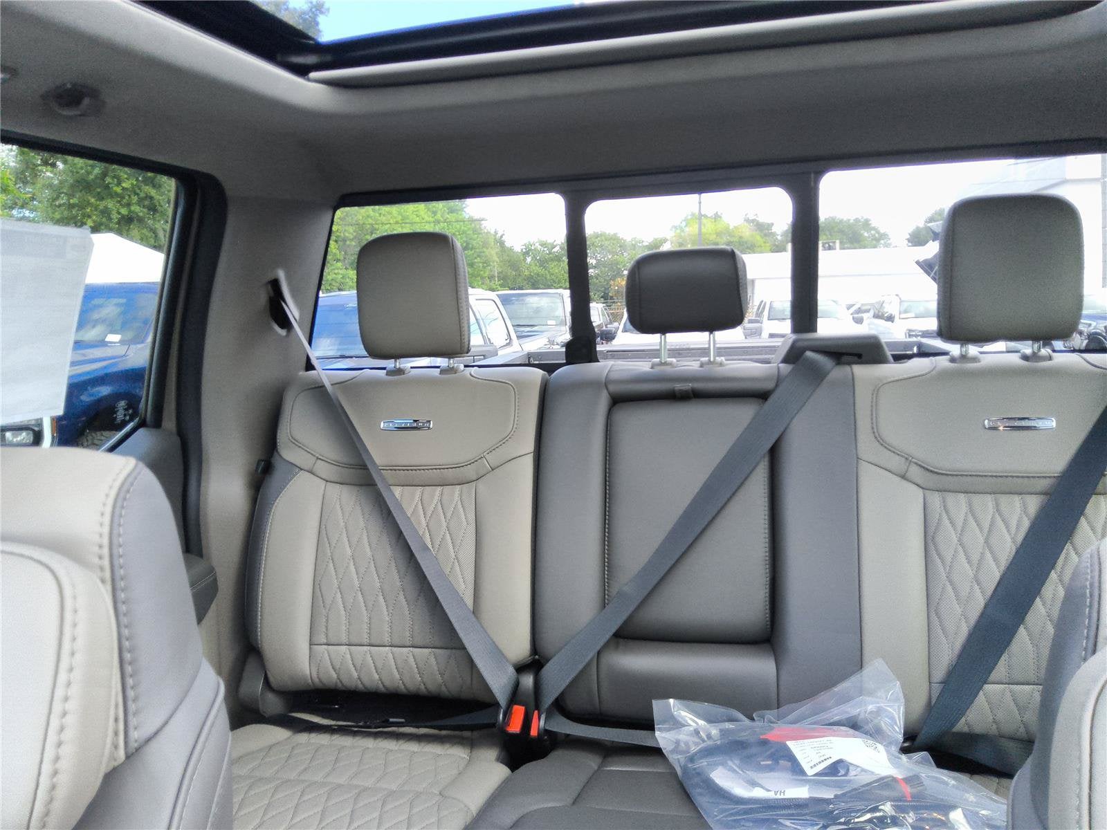 2027 Ford Super Duty F-250 SRW Platinum