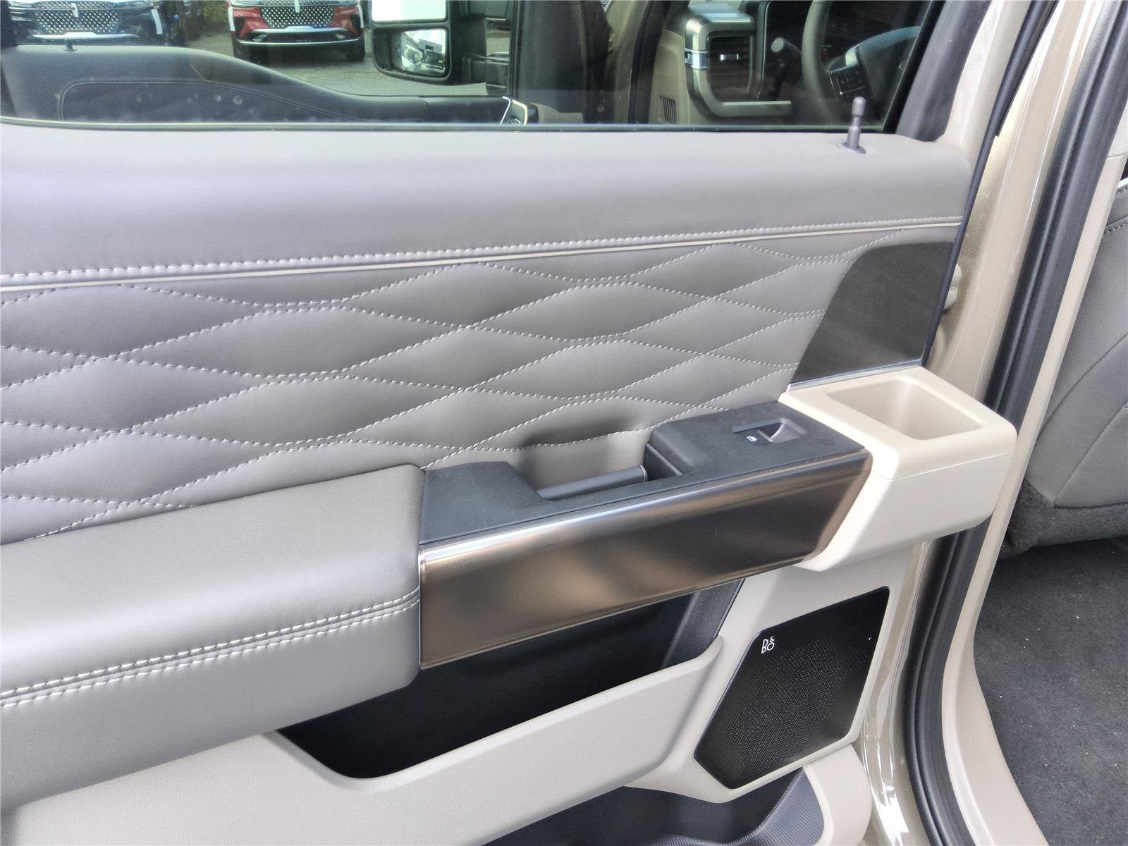 2027 Ford Super Duty F-250 SRW Platinum