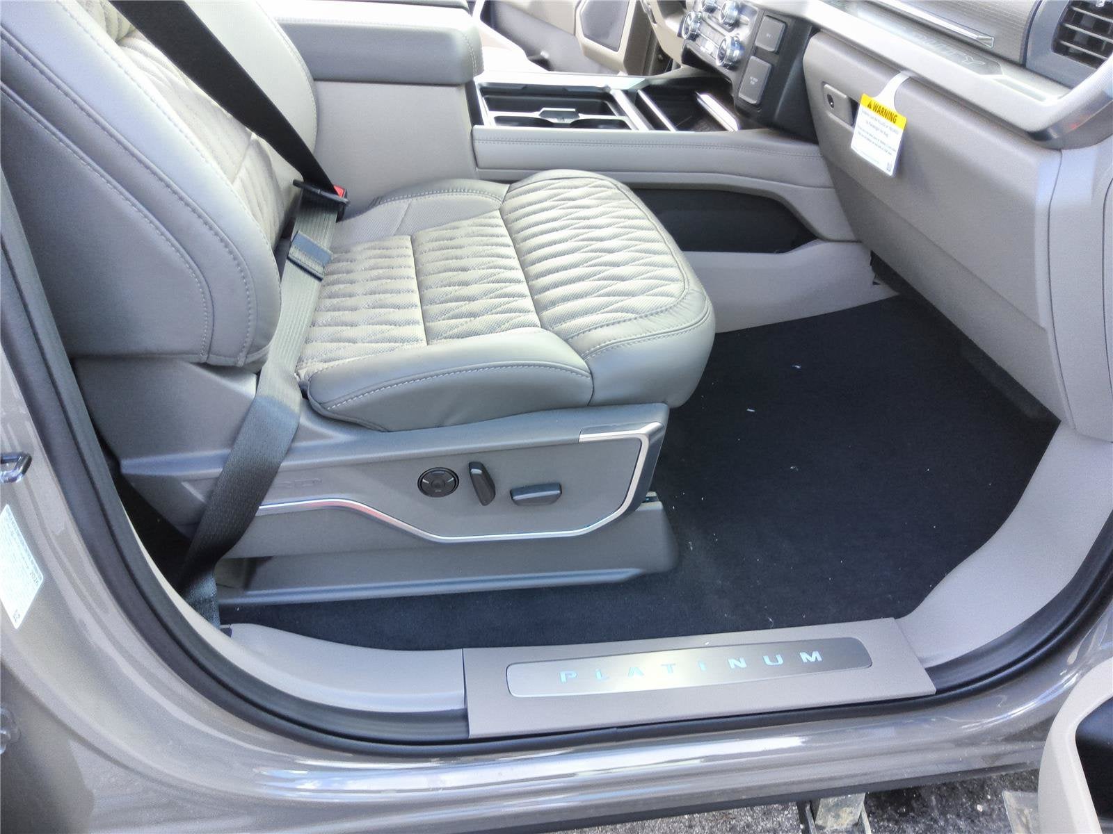 2027 Ford Super Duty F-250 SRW Platinum