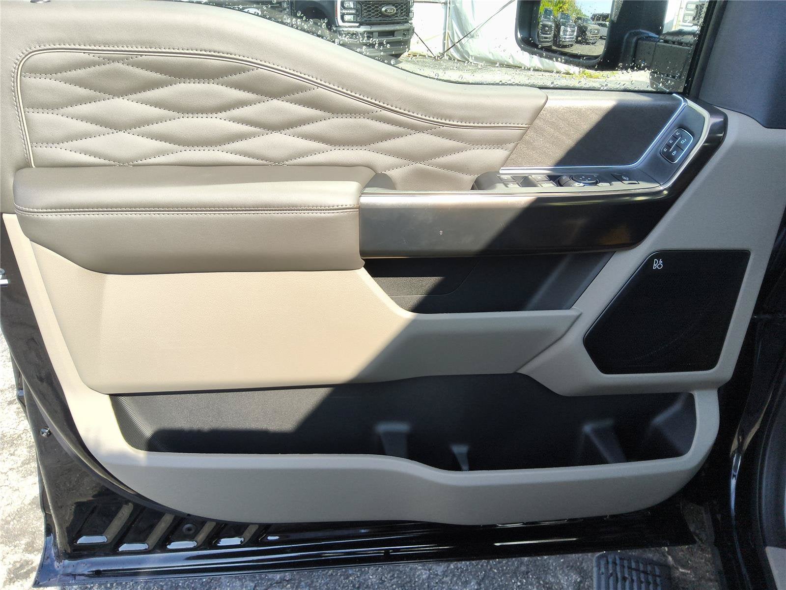 2027 Ford Super Duty F-250 SRW Platinum