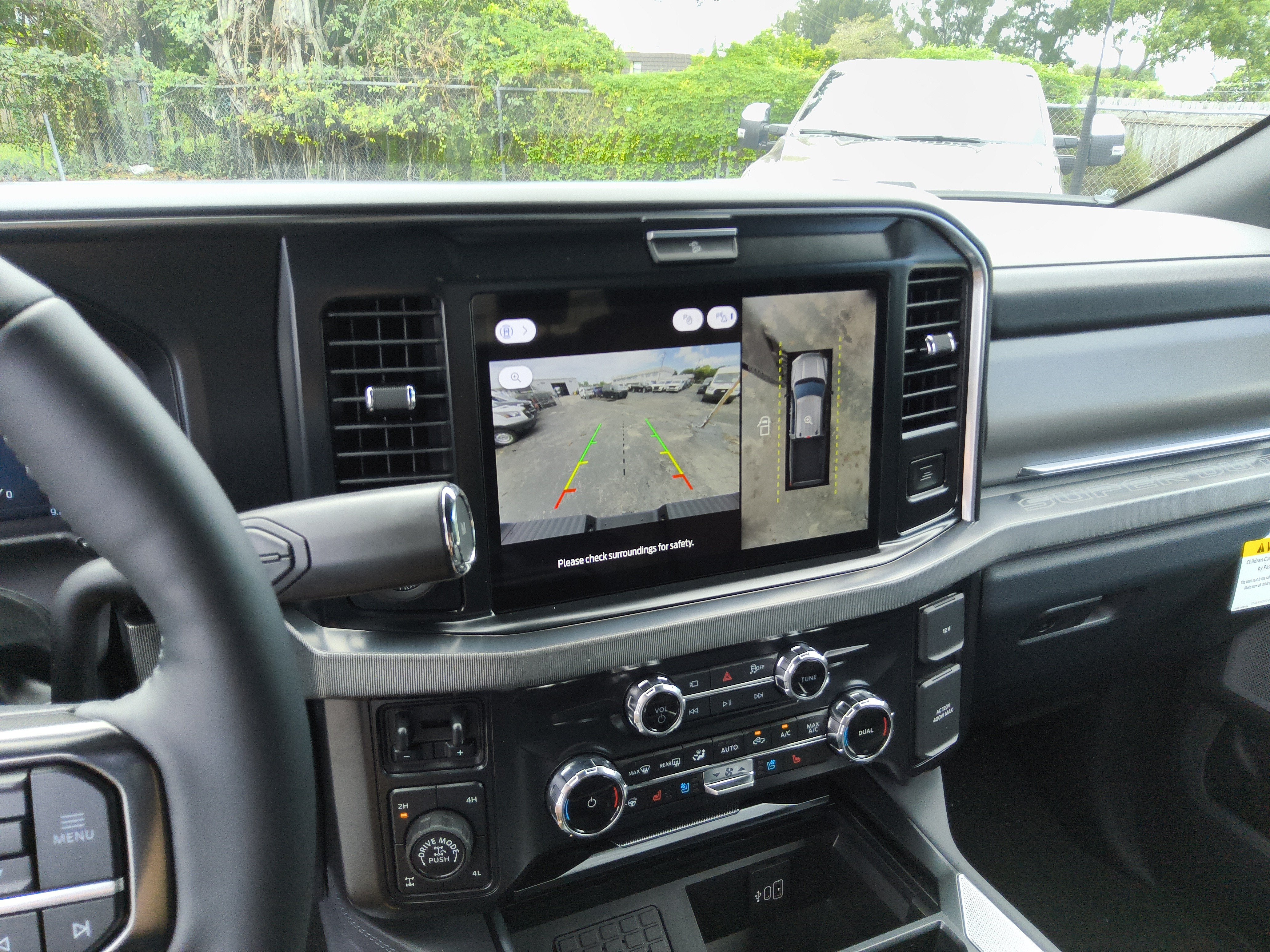 2027 Ford Super Duty F-250 SRW Platinum