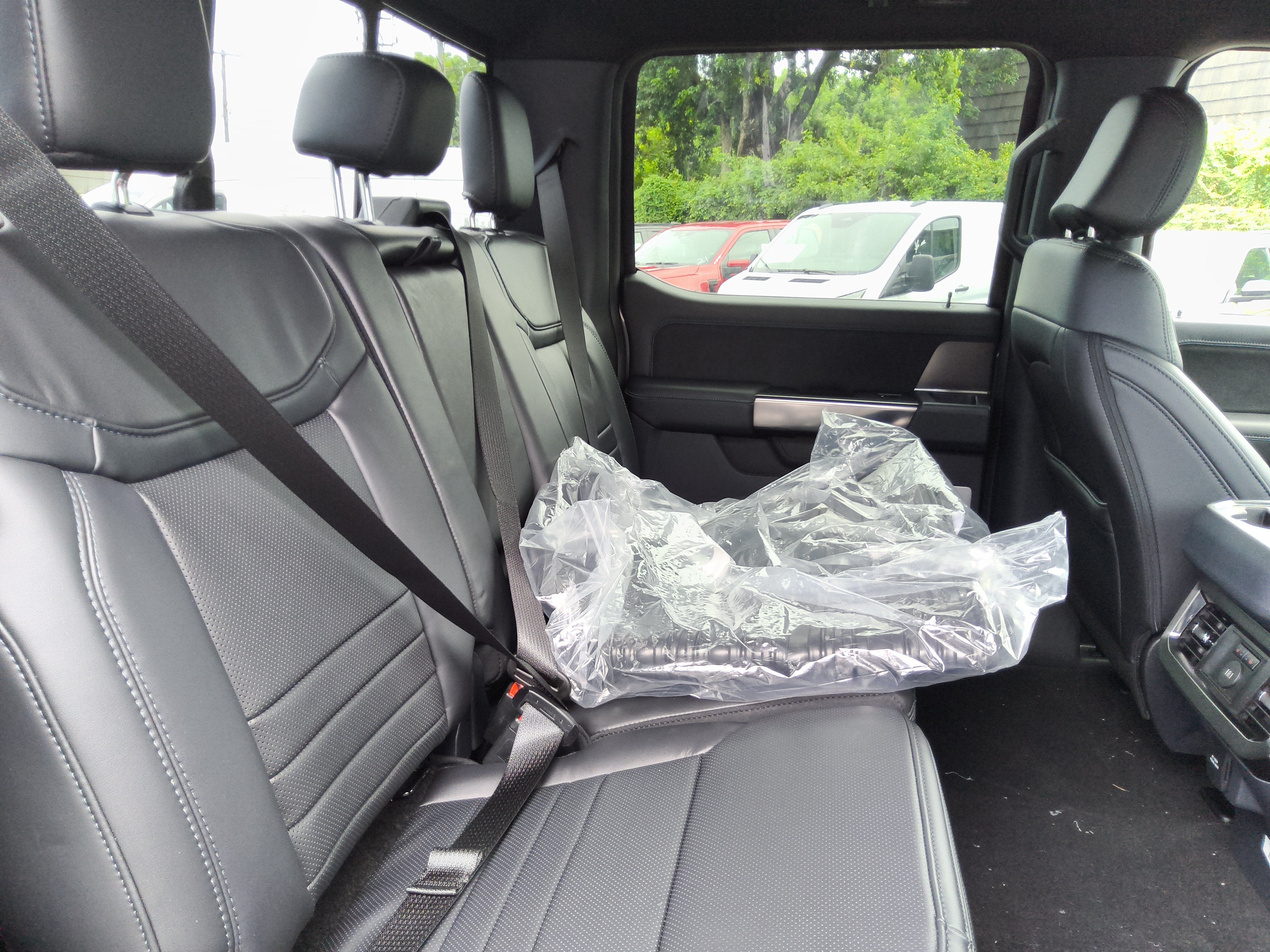 2027 Ford Super Duty F-250 SRW Platinum