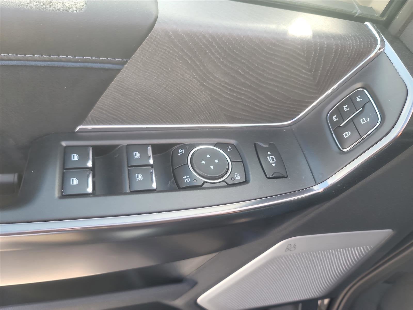 2025 Ford Super Duty F-250 SRW Platinum