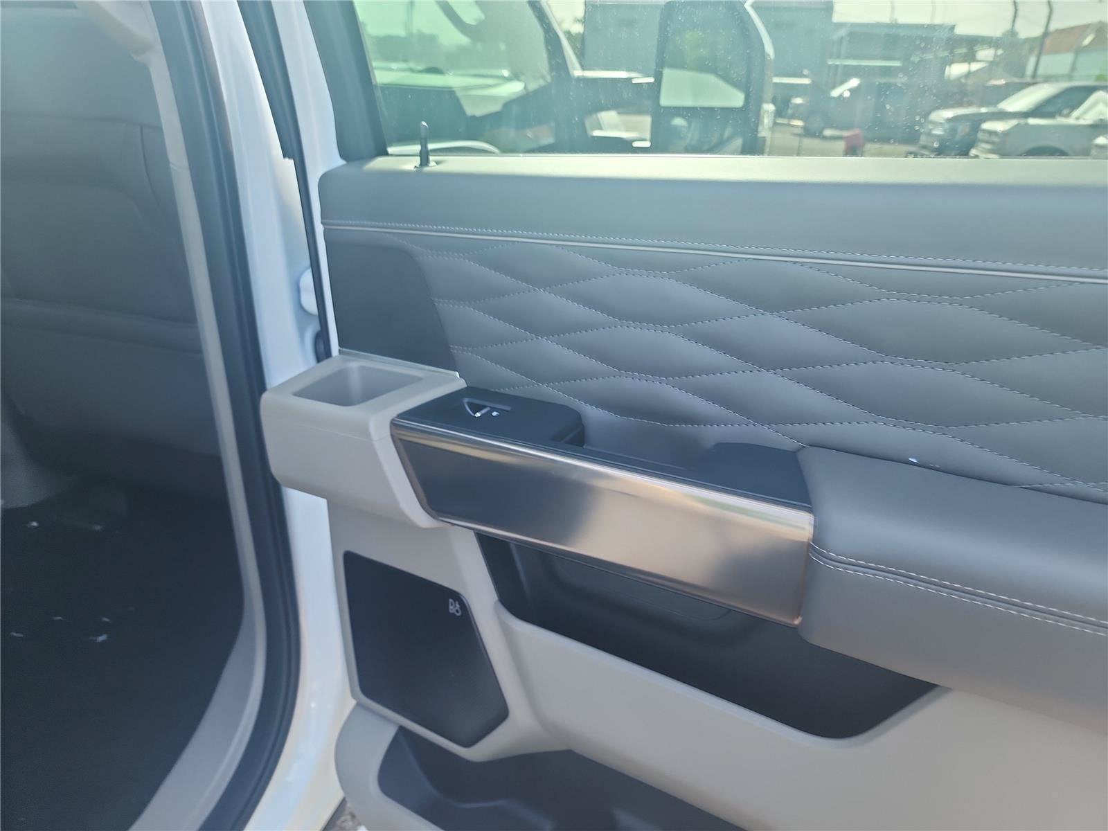 2026 Ford Super Duty F-350 SRW Platinum