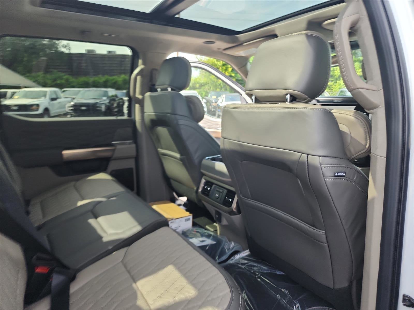 2026 Ford Super Duty F-350 SRW Platinum