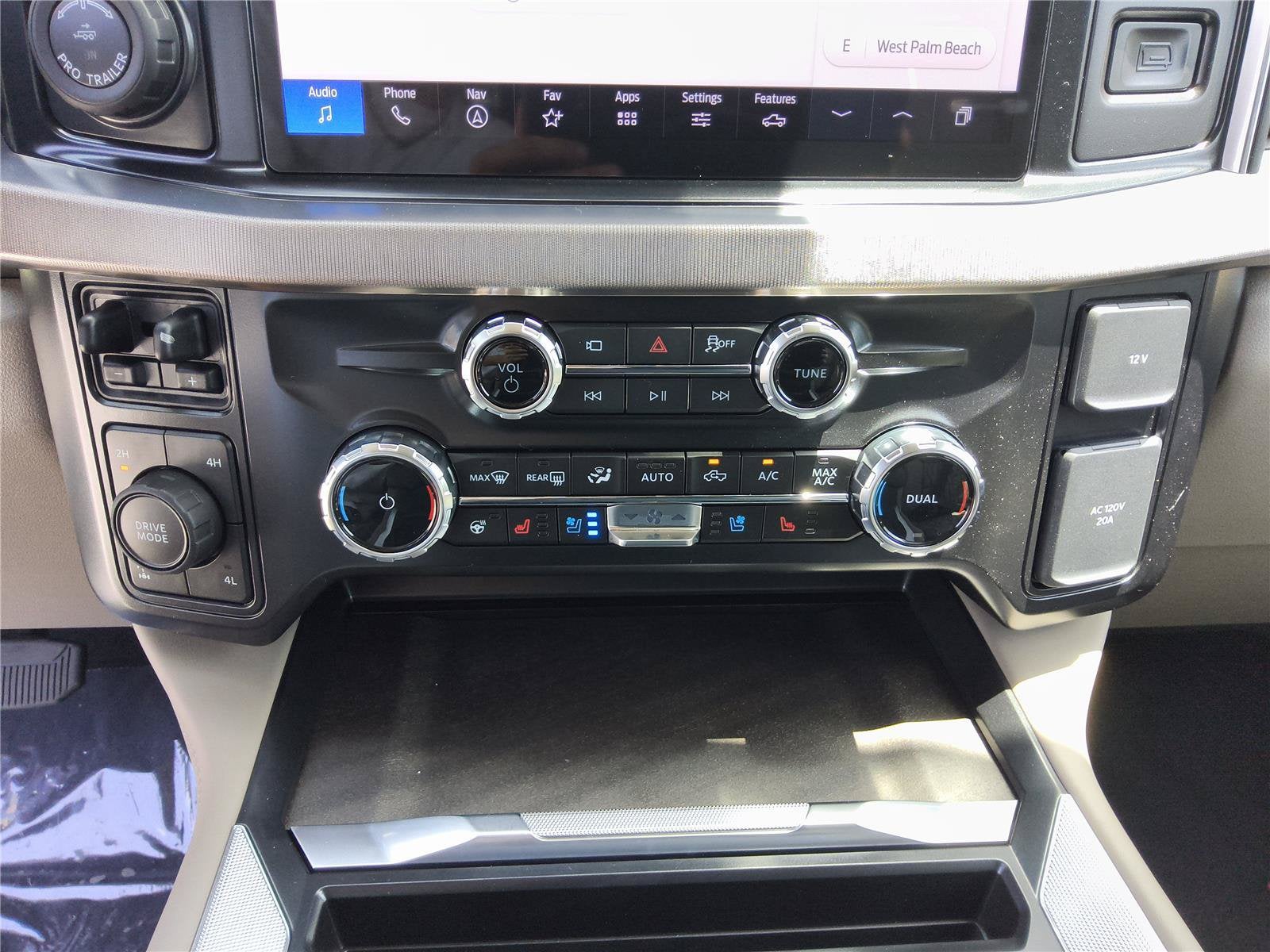 2026 Ford Super Duty F-350 SRW Platinum