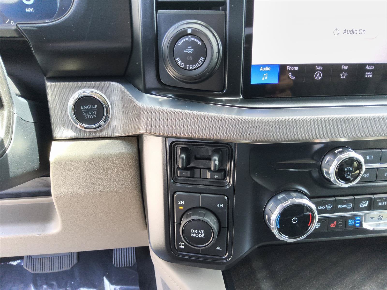 2026 Ford Super Duty F-350 SRW Platinum