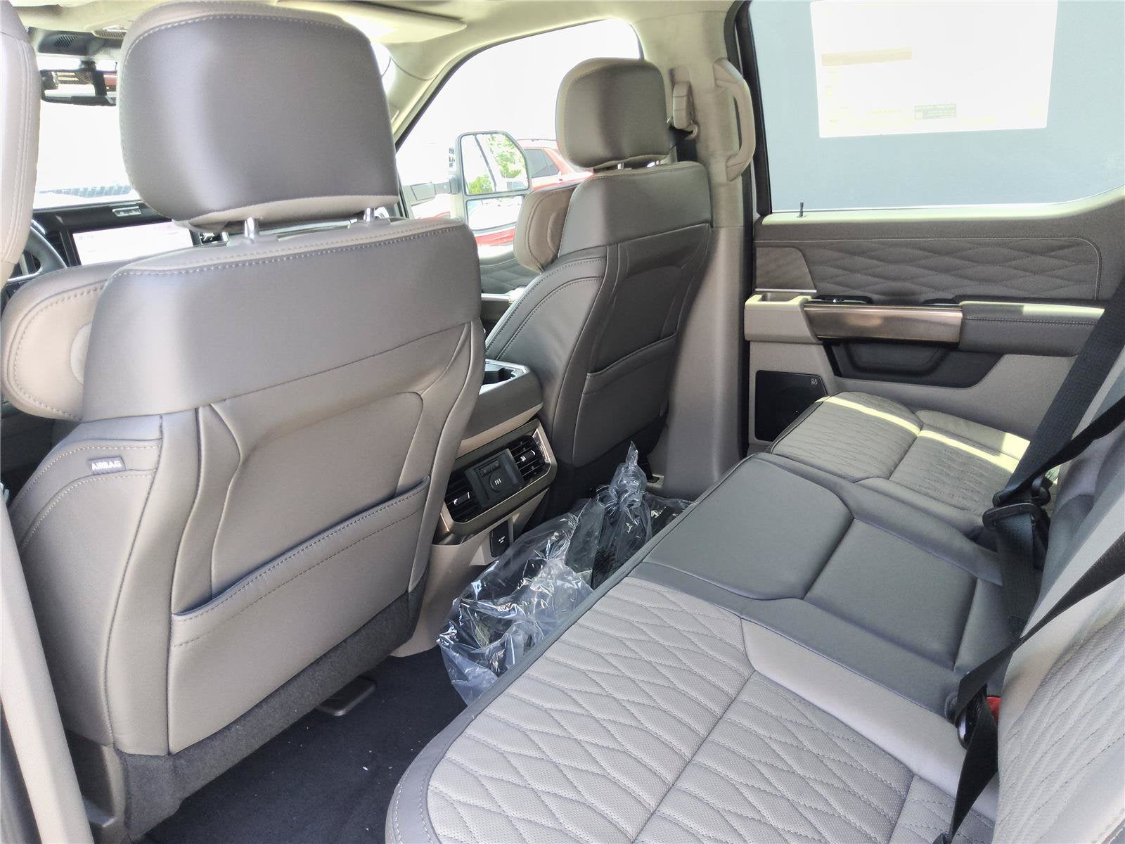 2026 Ford Super Duty F-350 SRW Platinum