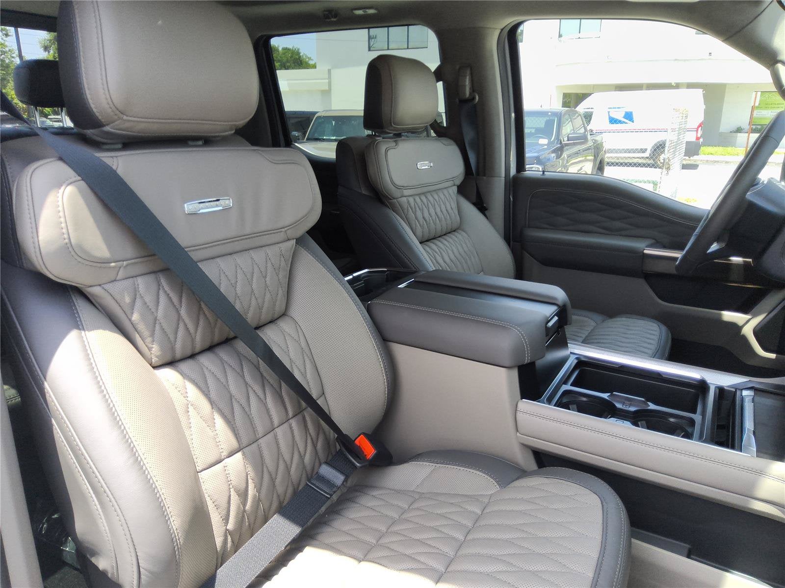 2026 Ford Super Duty F-350 SRW Platinum