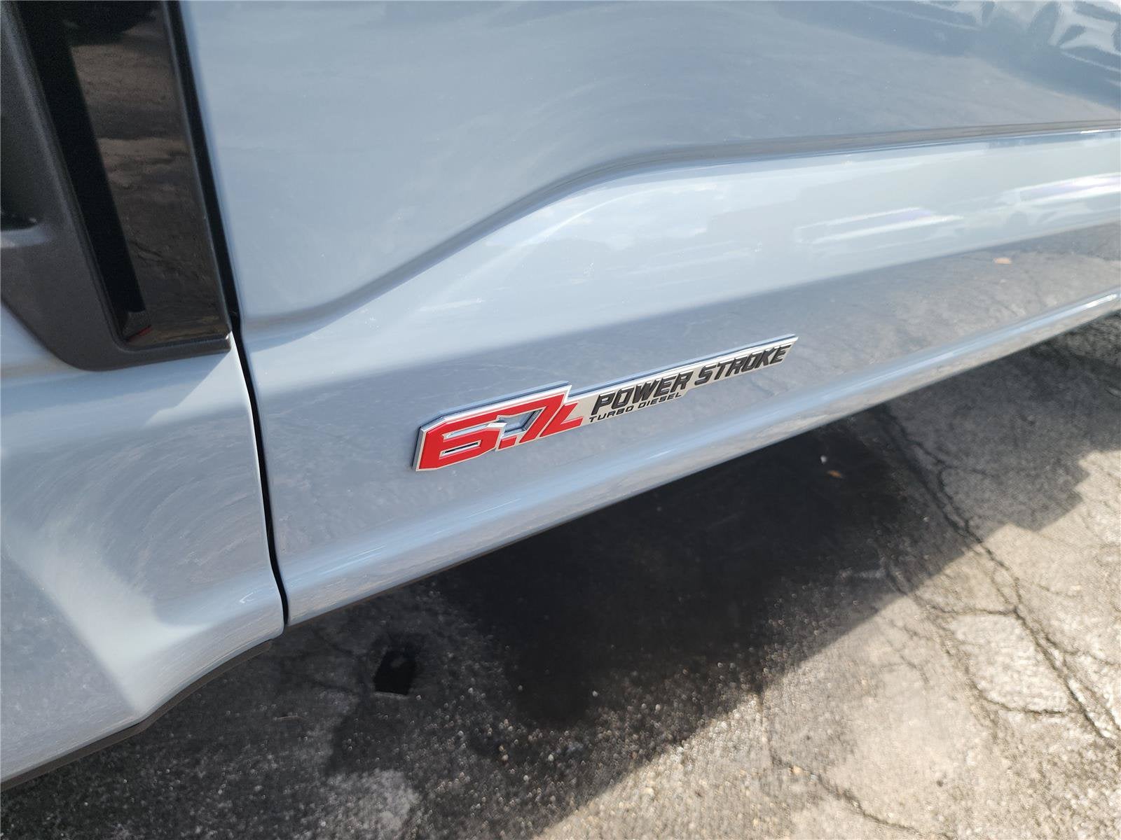 2027 Ford Super Duty F-350 SRW Lariat
