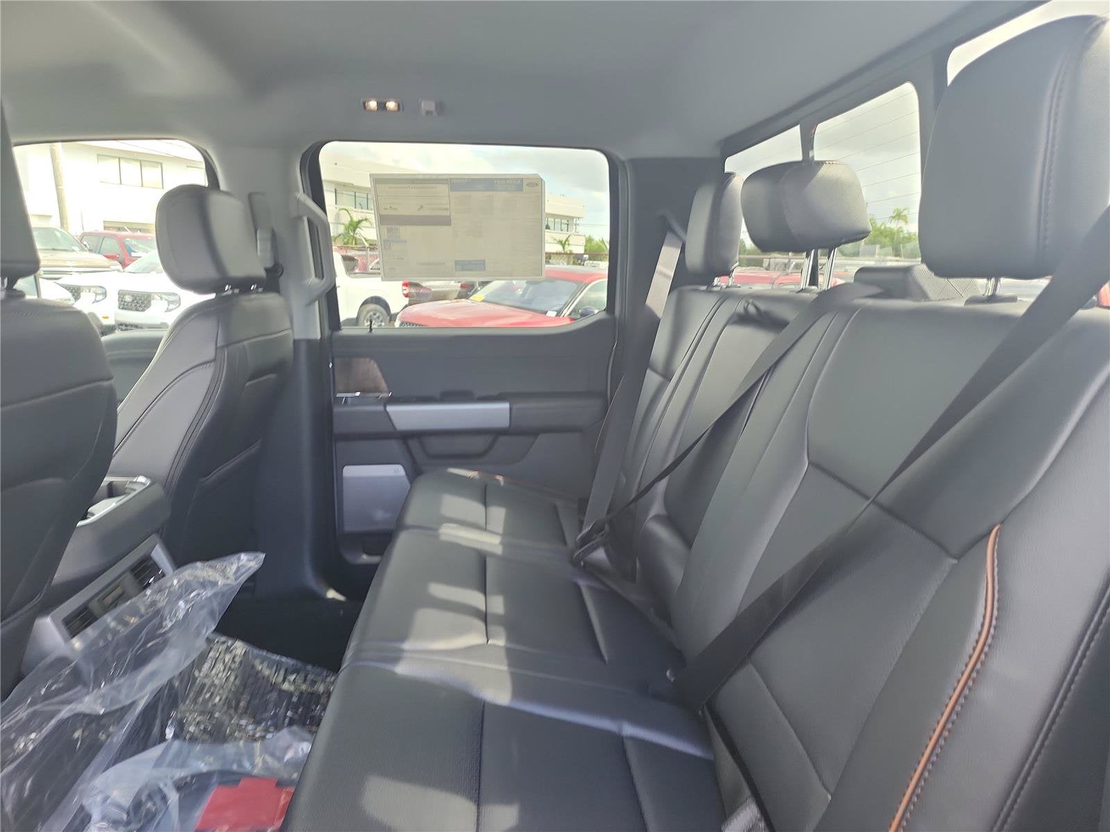 2027 Ford Super Duty F-350 SRW Lariat