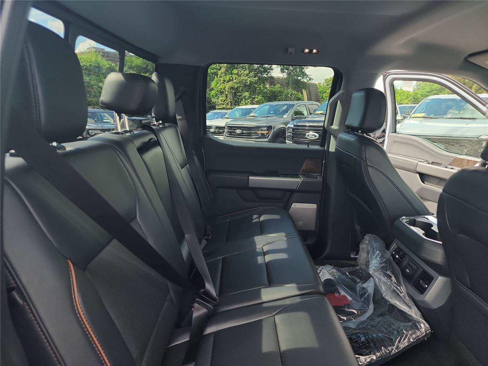2027 Ford Super Duty F-350 SRW Lariat