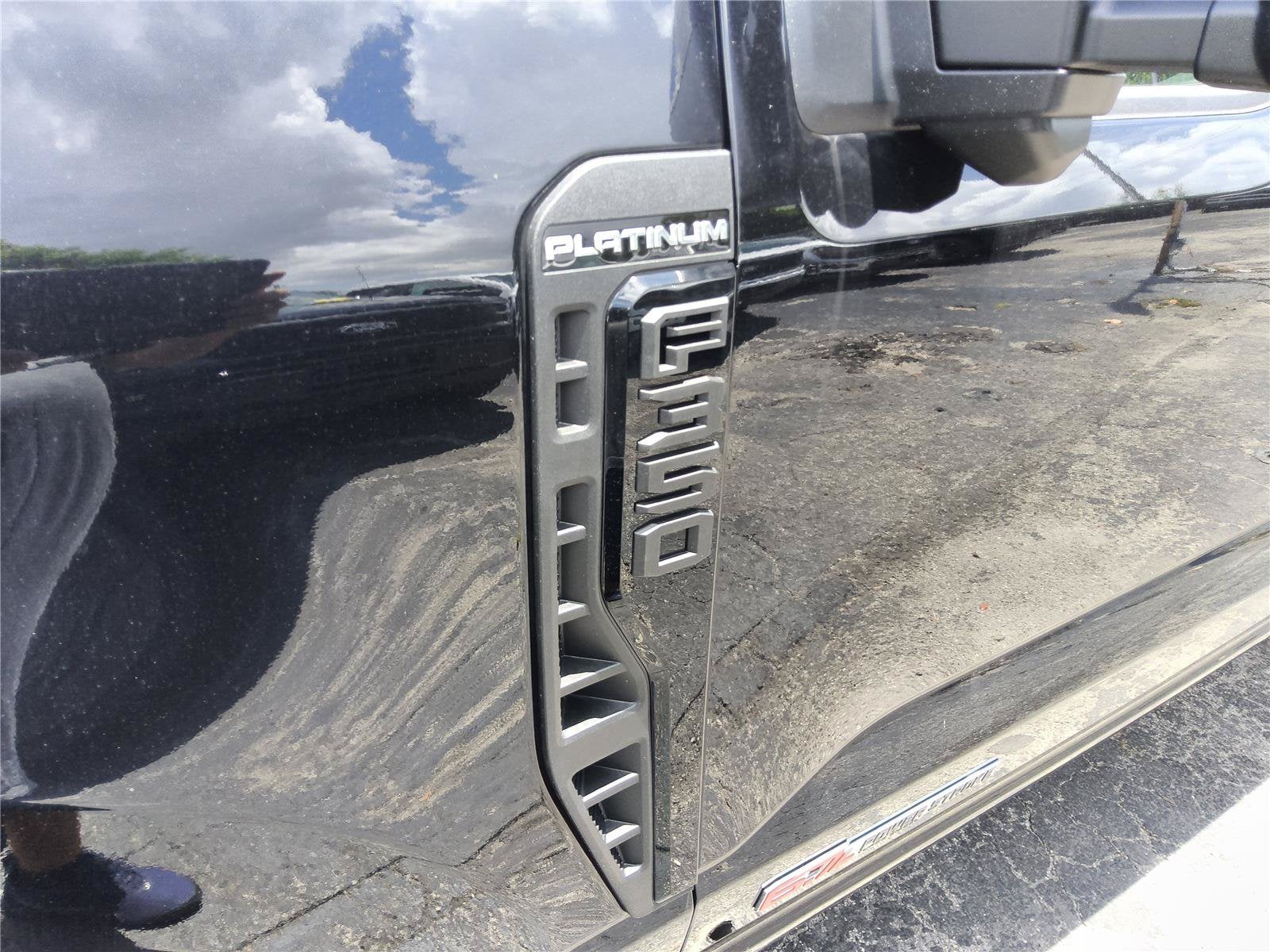 2026 Ford Super Duty F-350 SRW Platinum