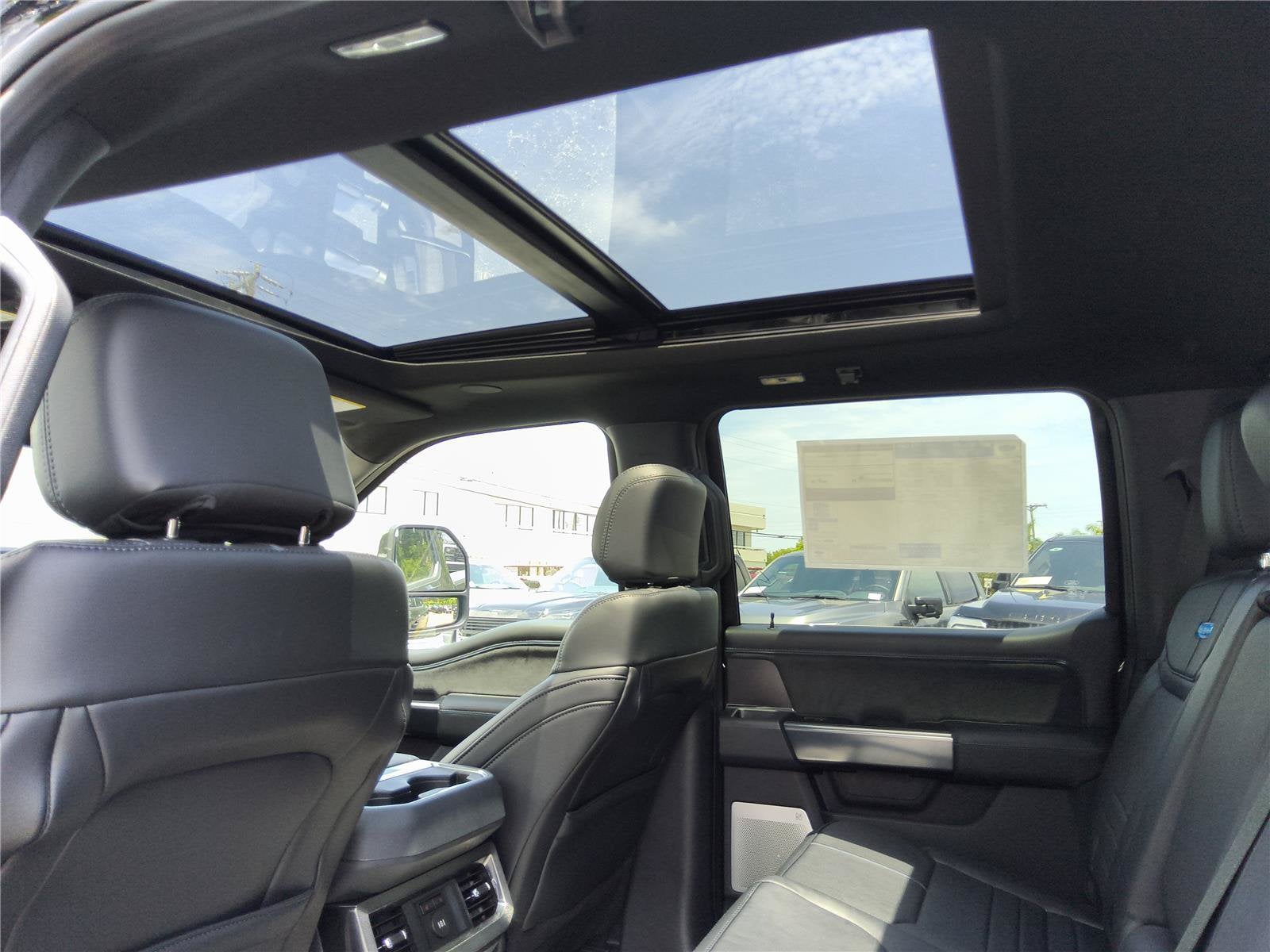 2026 Ford Super Duty F-350 SRW Platinum