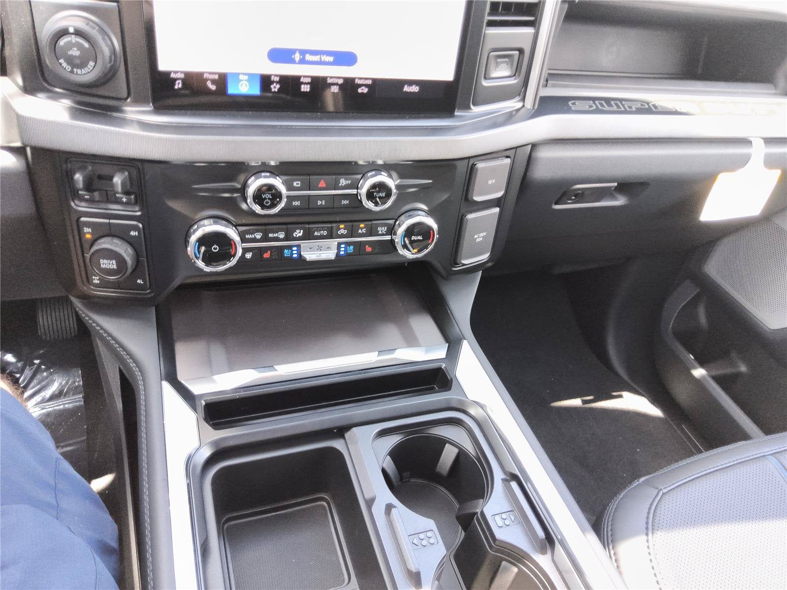 2026 Ford Super Duty F-350 SRW Platinum
