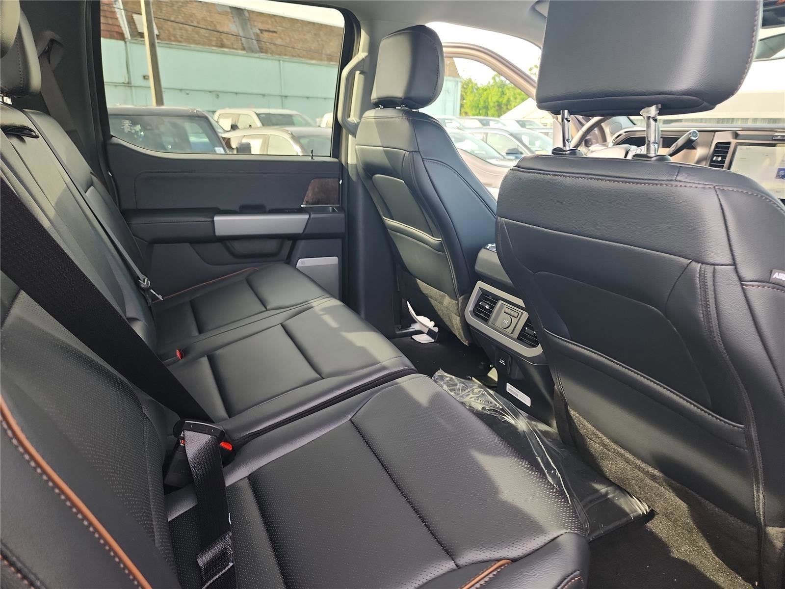 2026 Ford Super Duty F-350 SRW LARIAT