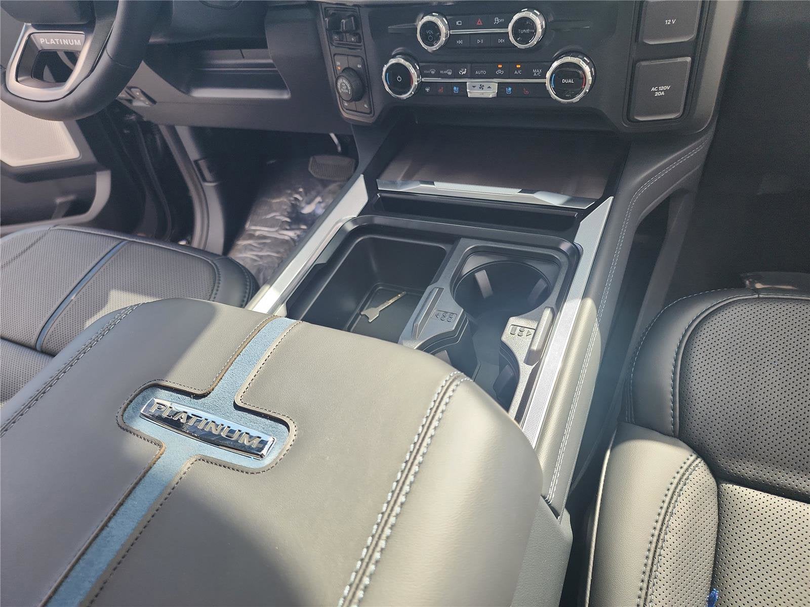 2026 Ford Super Duty F-350 SRW Platinum