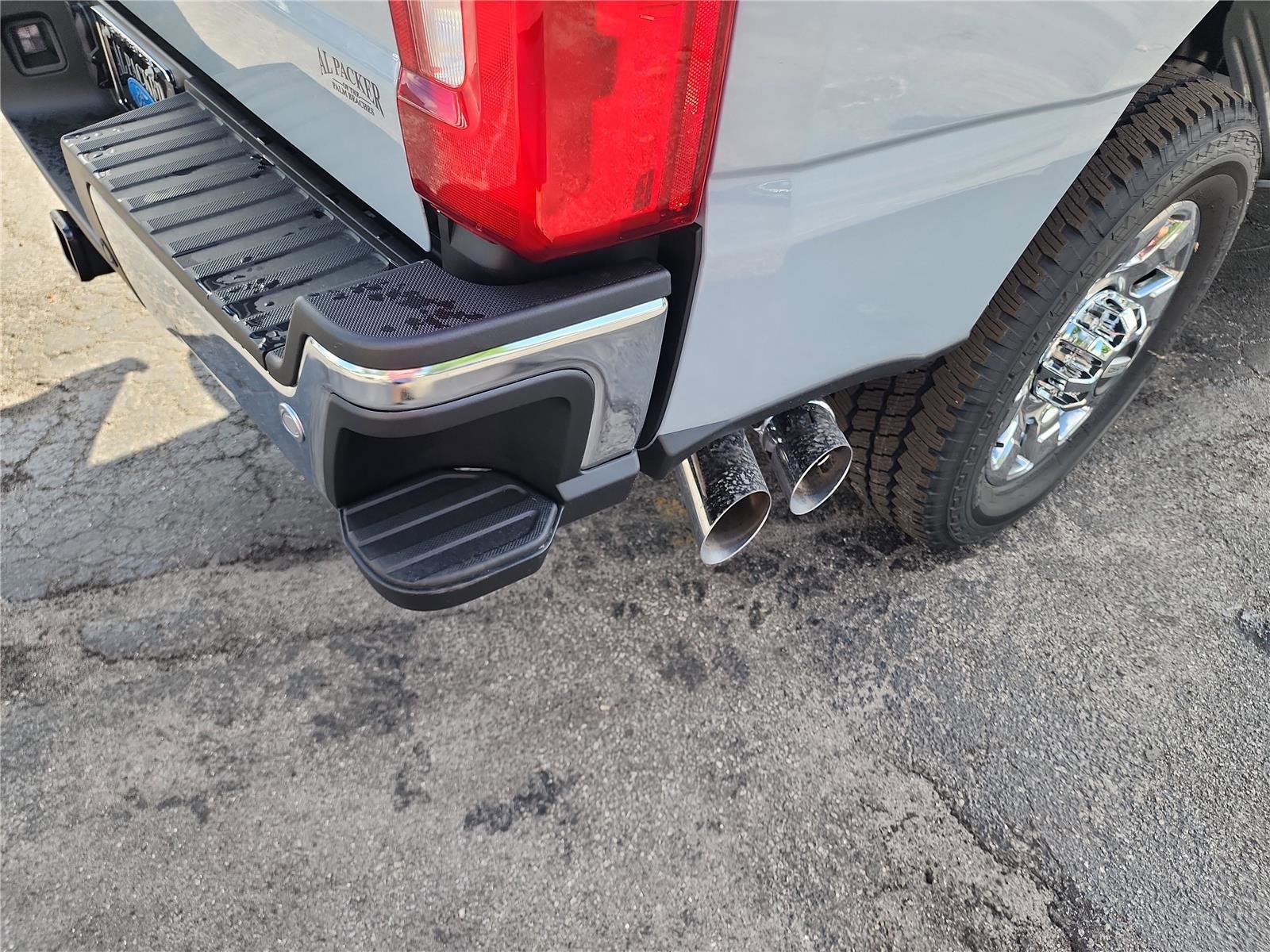 2026 Ford Super Duty F-350 SRW LARIAT