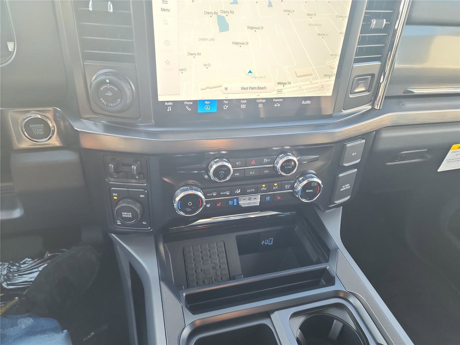 2026 Ford Super Duty F-350 SRW LARIAT