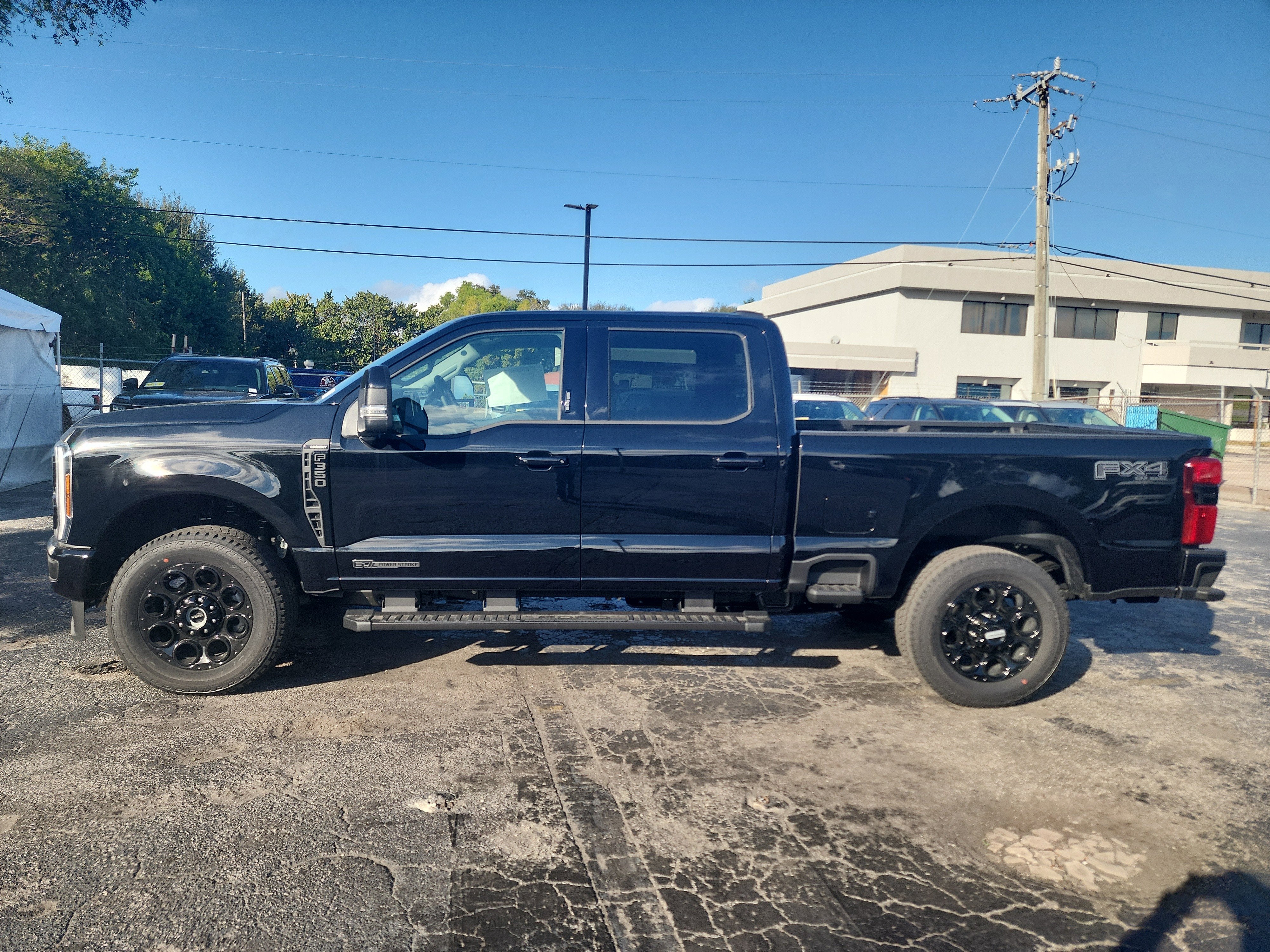 2026 Ford Super Duty F-350 SRW LARIAT