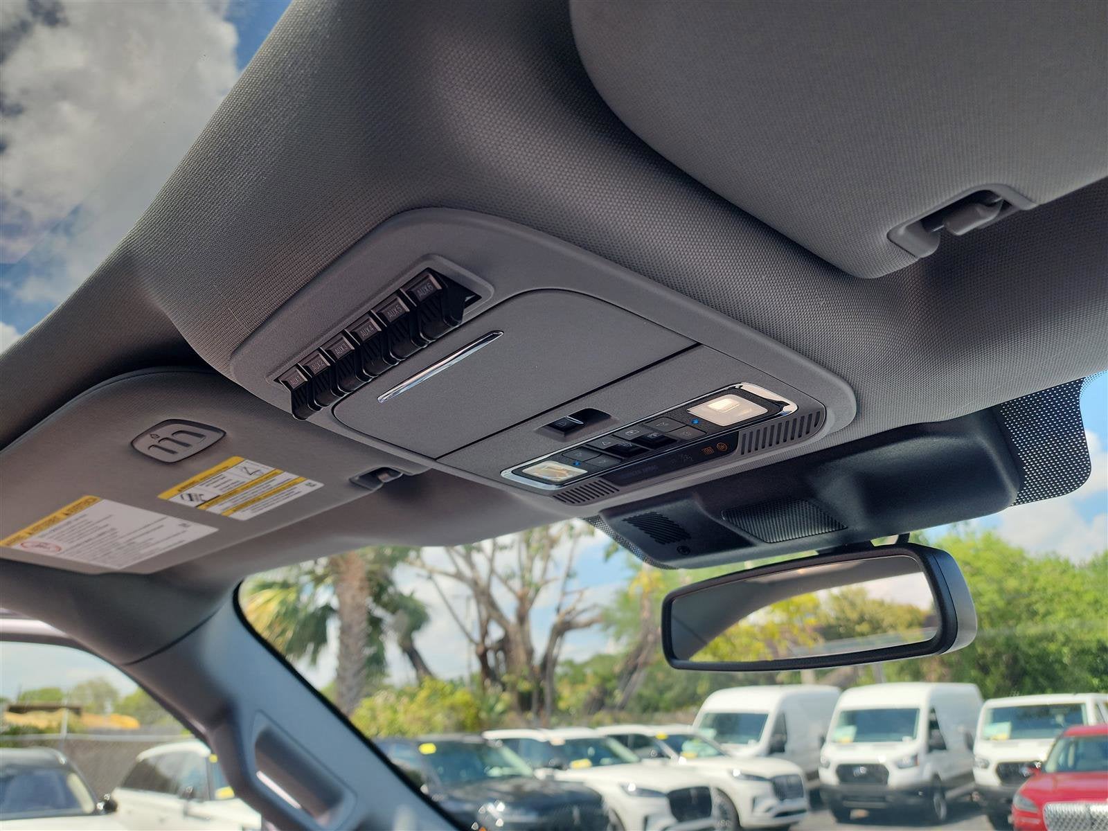 2025 Ford Super Duty F-350 SRW LARIAT